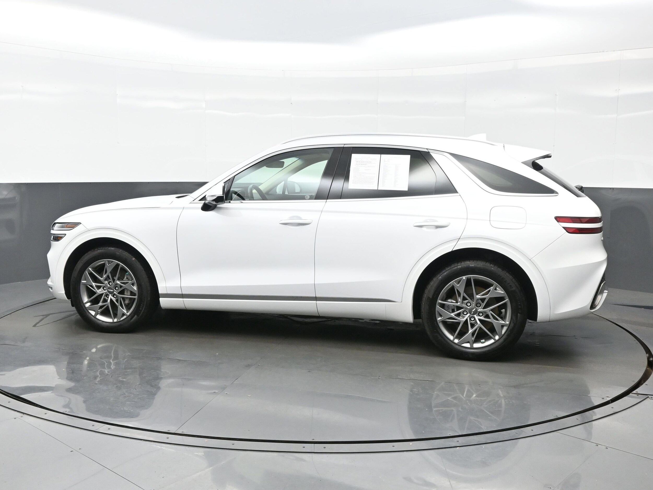 2024 Genesis GV70 2.5T photo 3