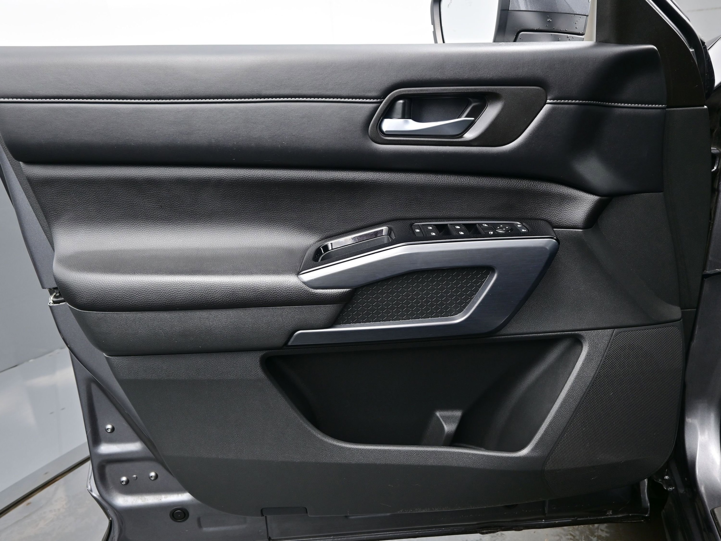 2023 Nissan Pathfinder SL - Photo 9