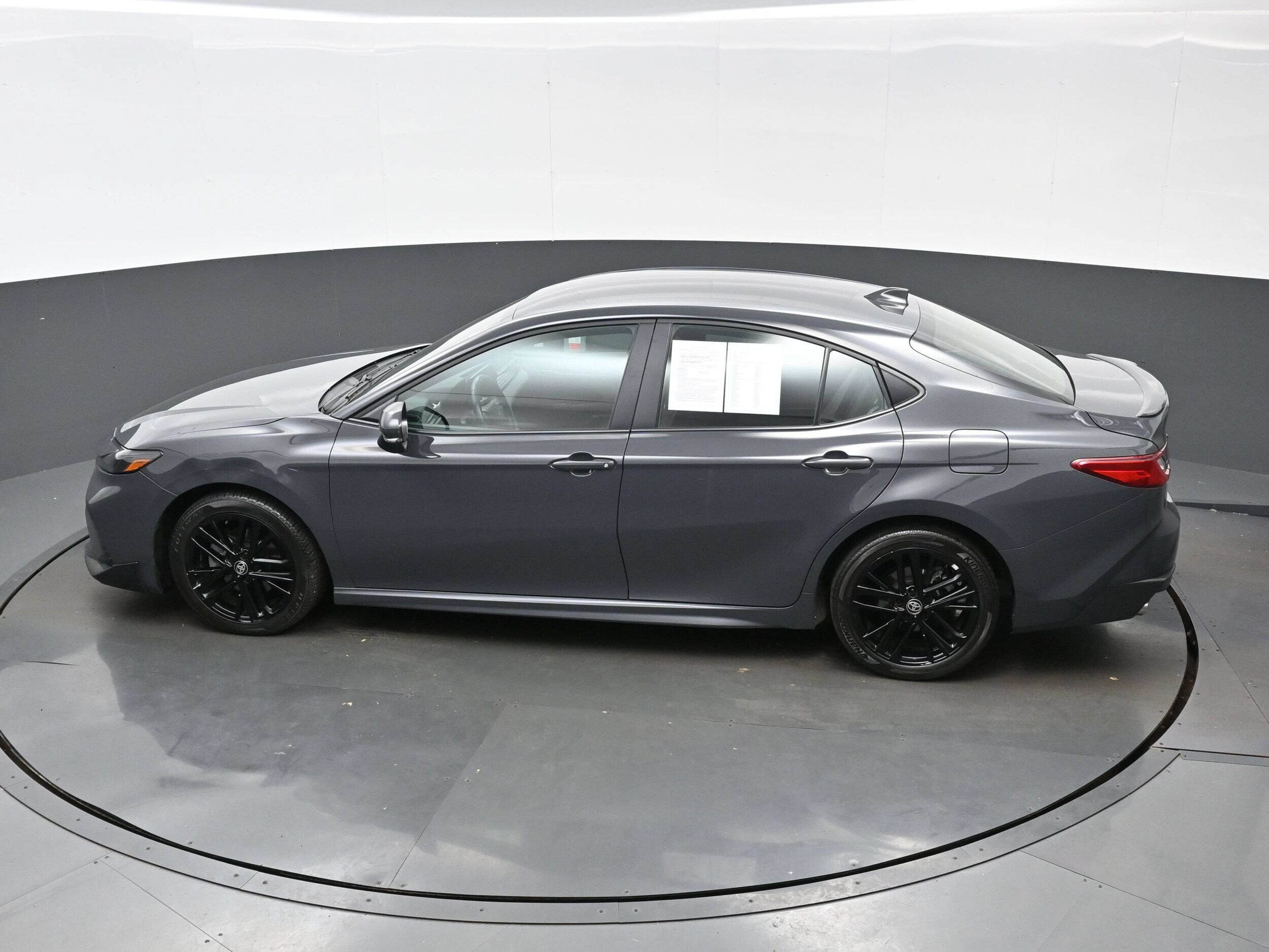 2025 Toyota Camry SE - Photo 35