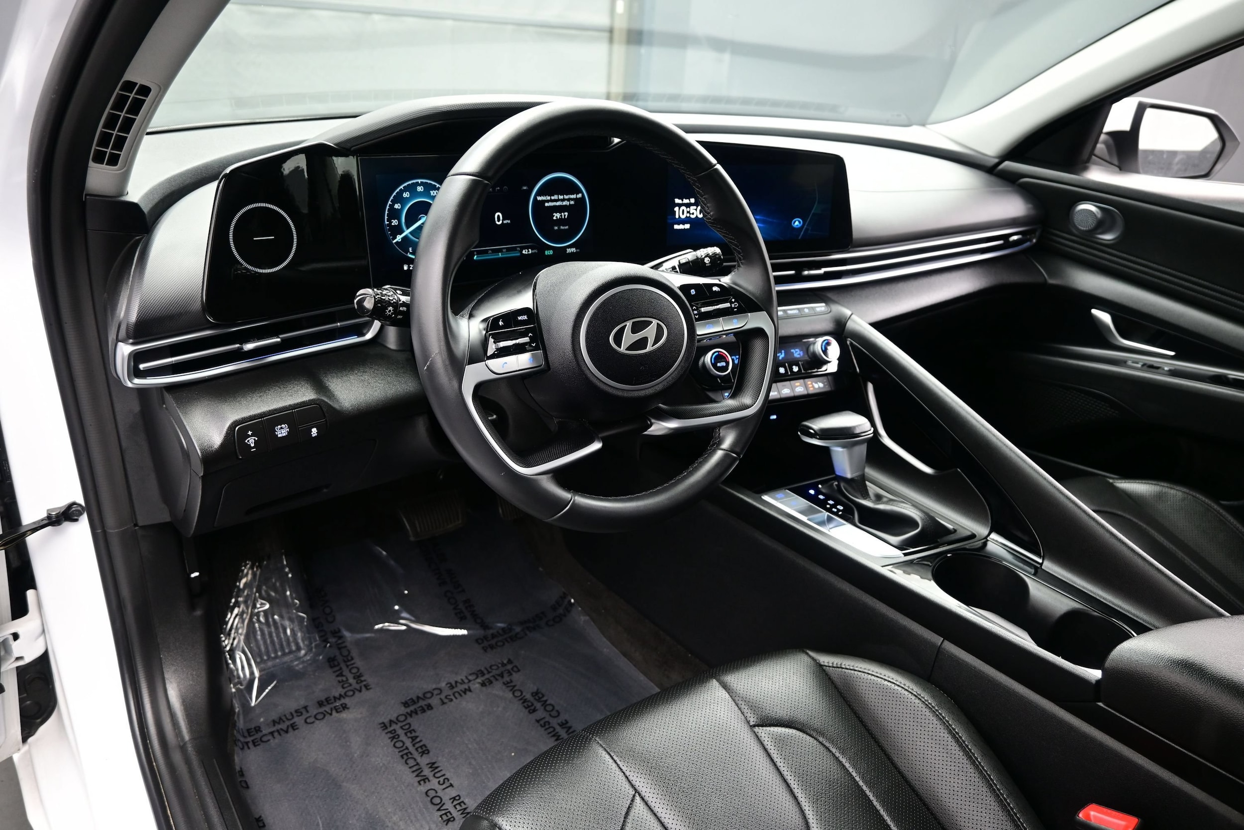 2025 Hyundai Elantra Limited - Photo 13