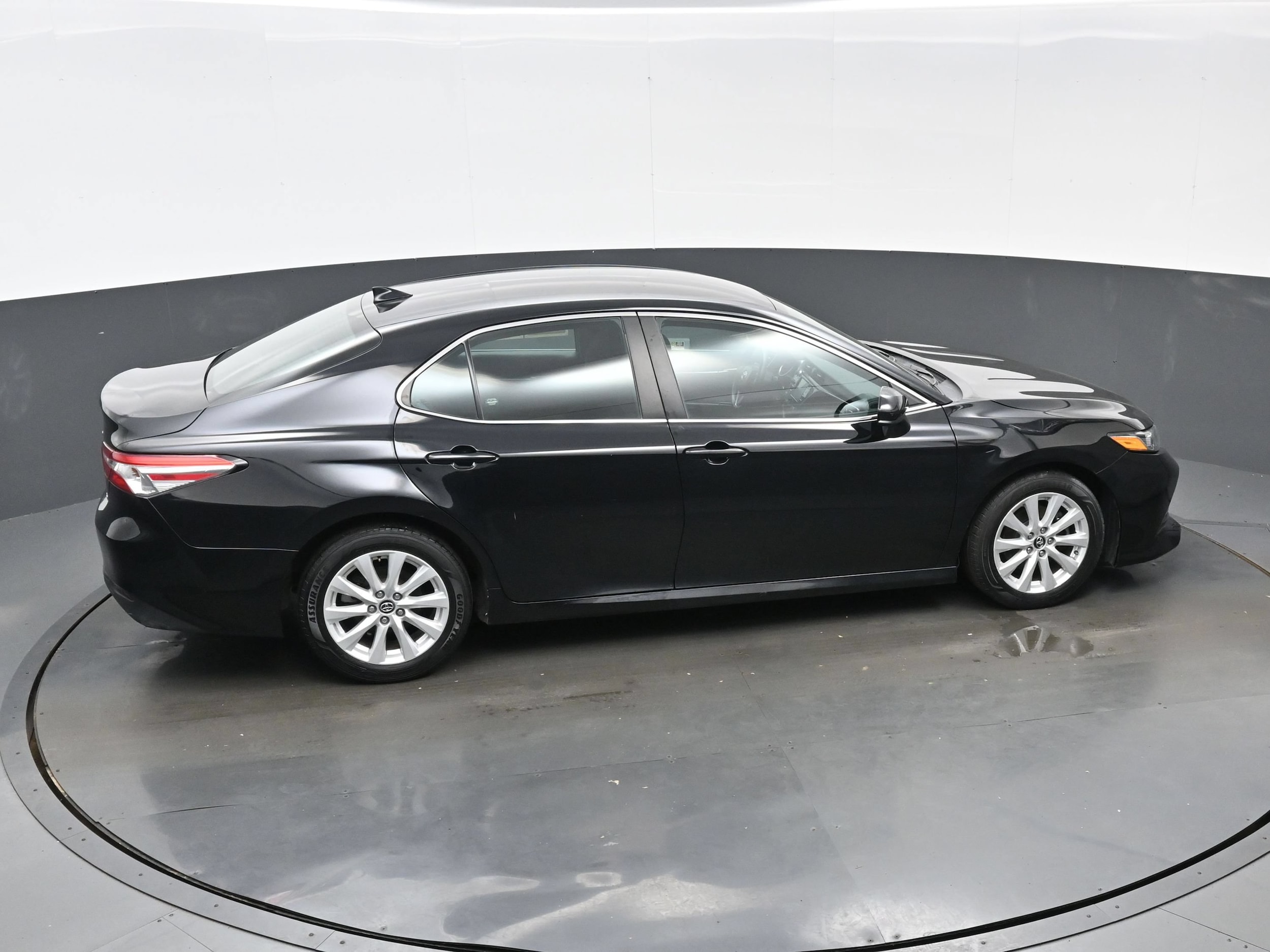 2020 Toyota Camry LE - Photo 37