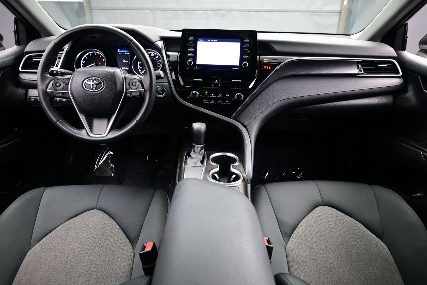 2021 Toyota Camry LE - Photo 17