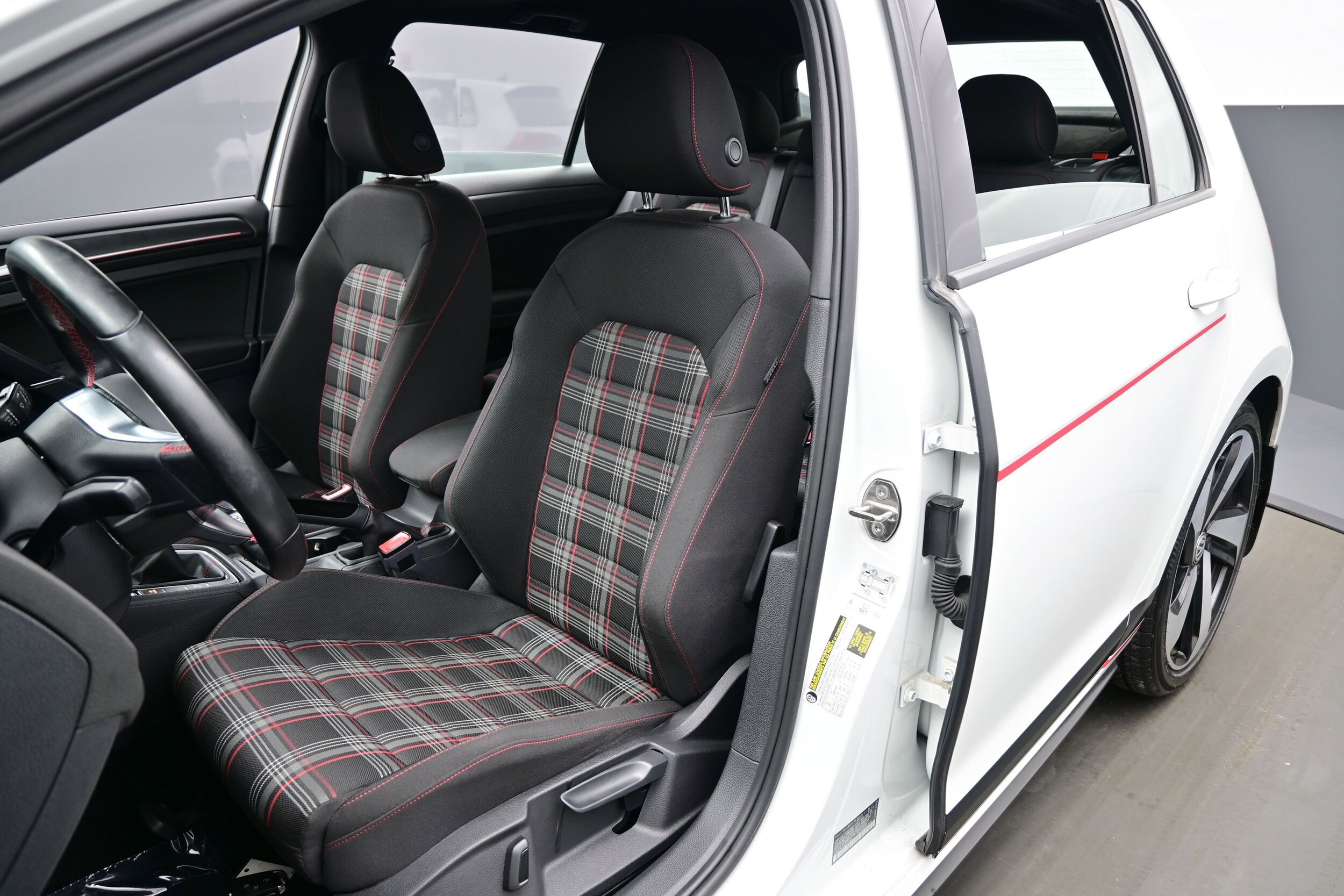 2018 Volkswagen Golf GTI SE - Photo 11
