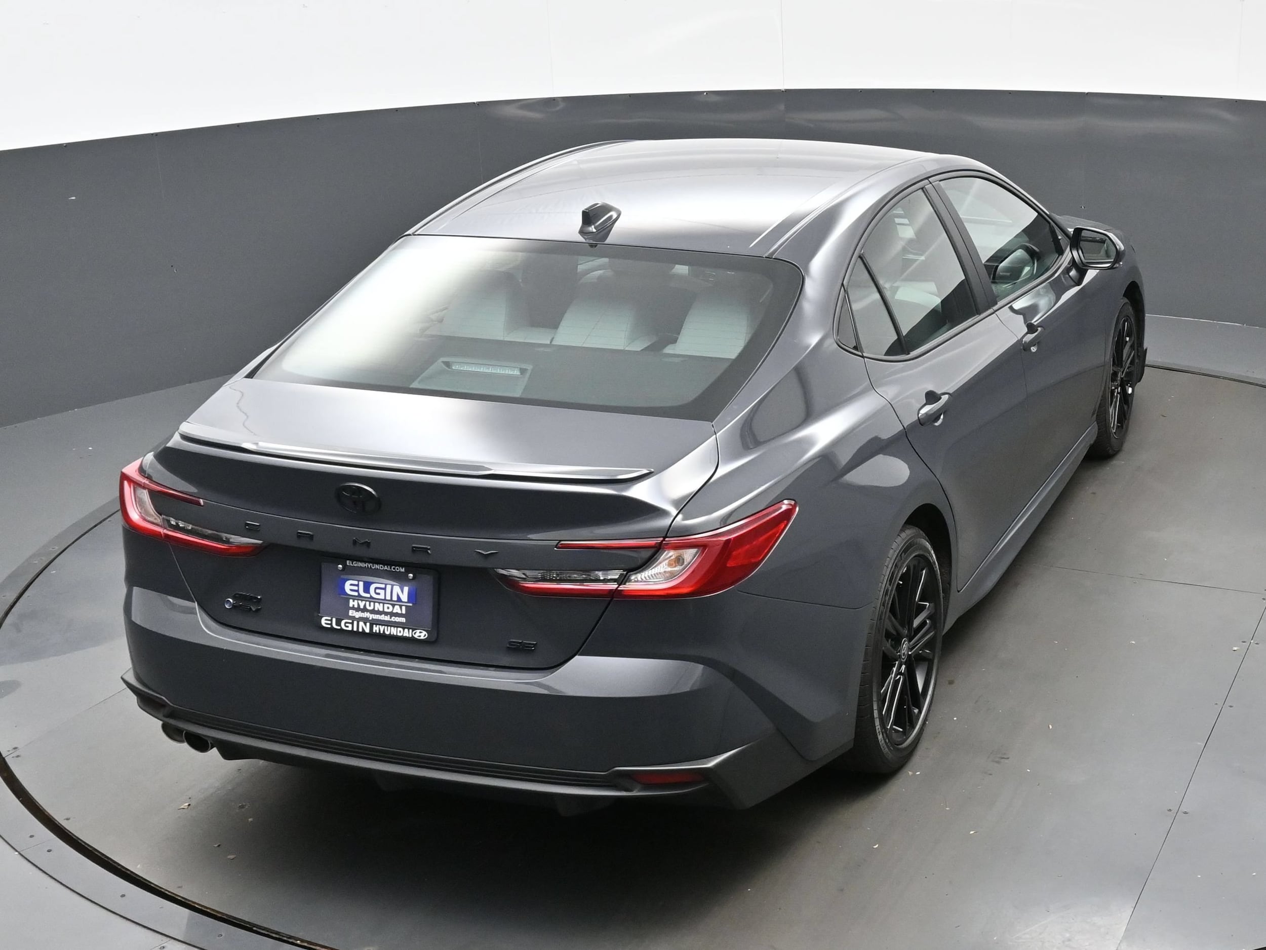 2025 Toyota Camry SE - Photo 38