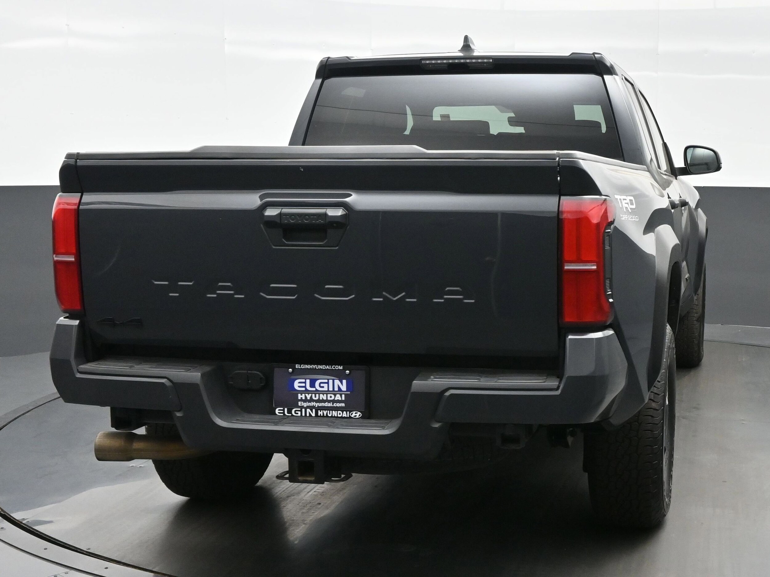 2024 Toyota Tacoma TRD photo 4