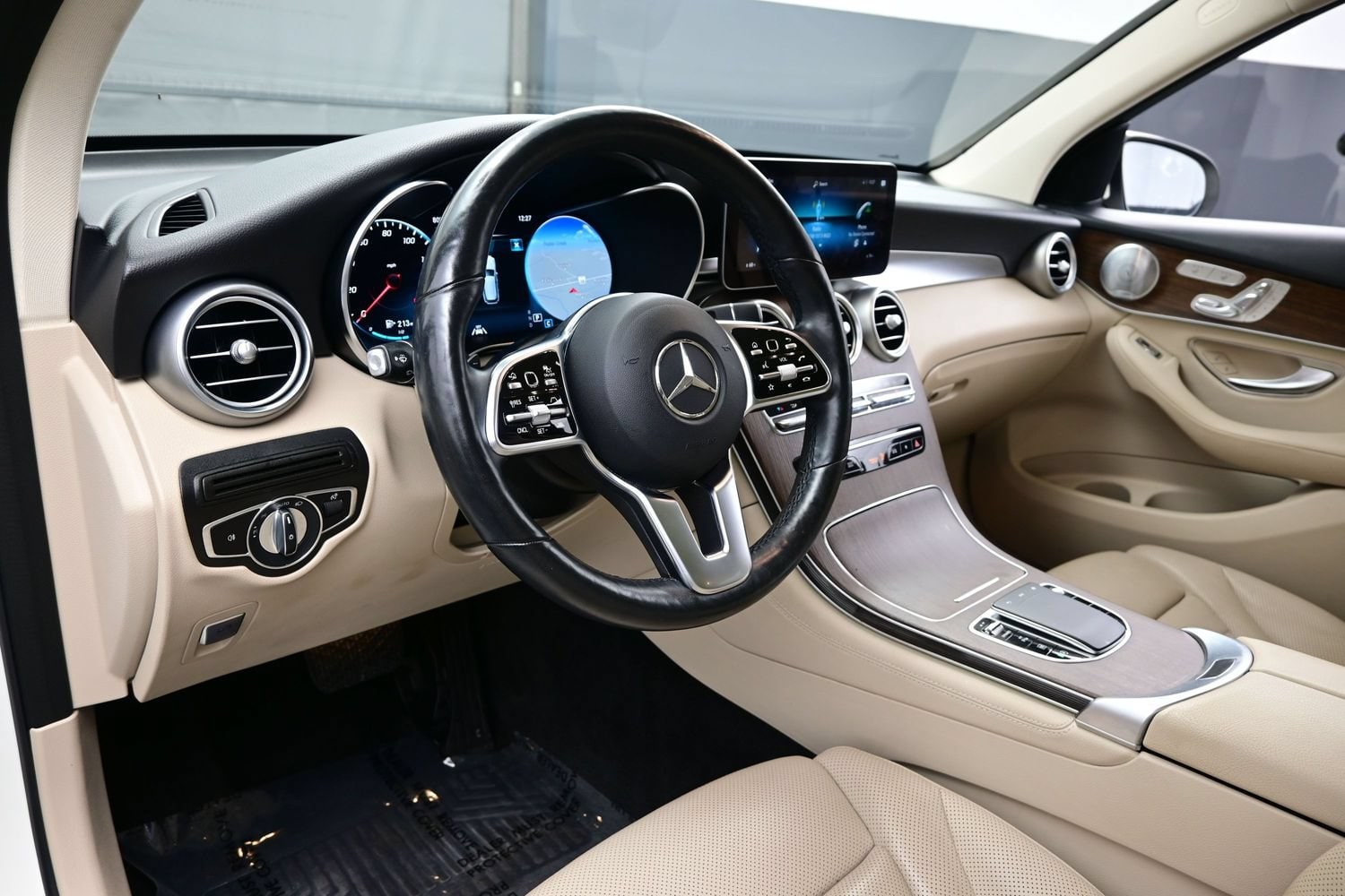 2020 Mercedes-Benz GLC GLC300 - Photo 13