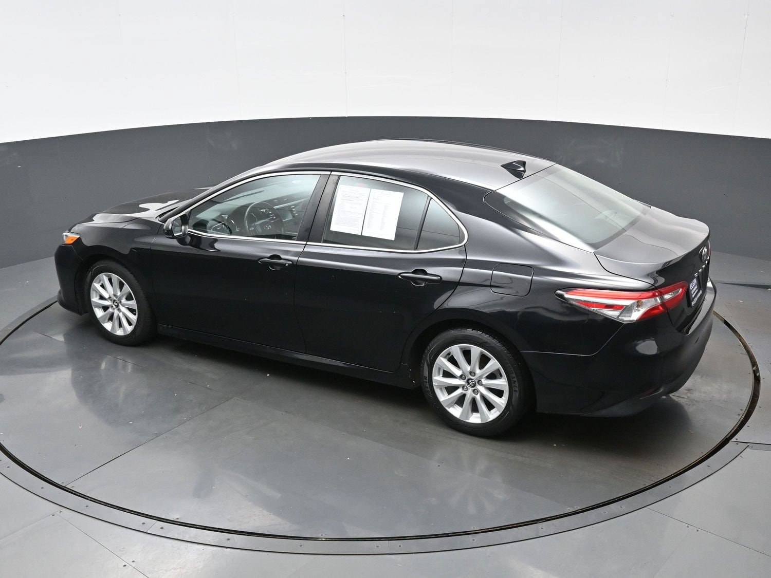 2020 Toyota Camry LE - Photo 34
