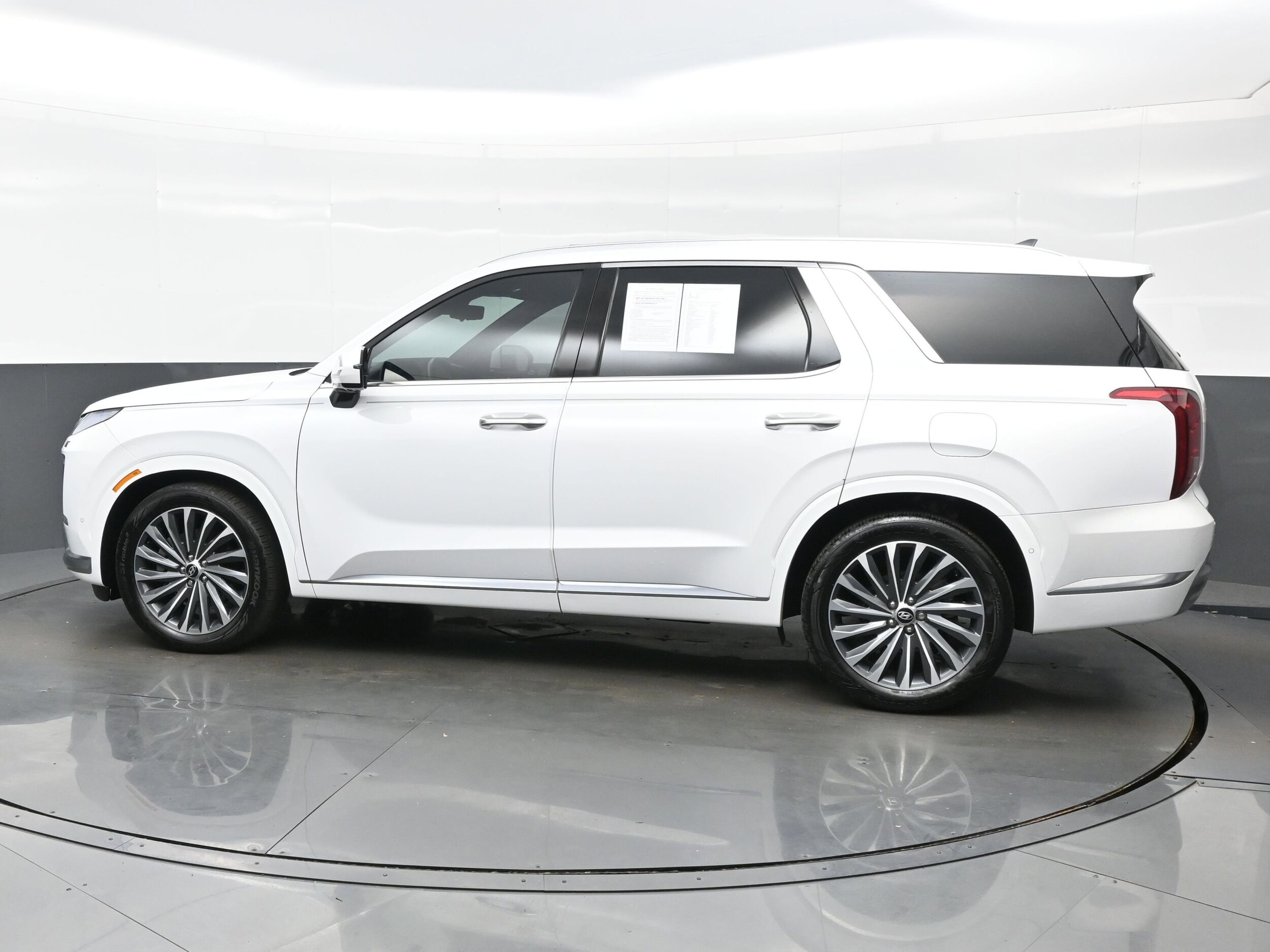 2024 Hyundai Palisade Calligraphy photo 3