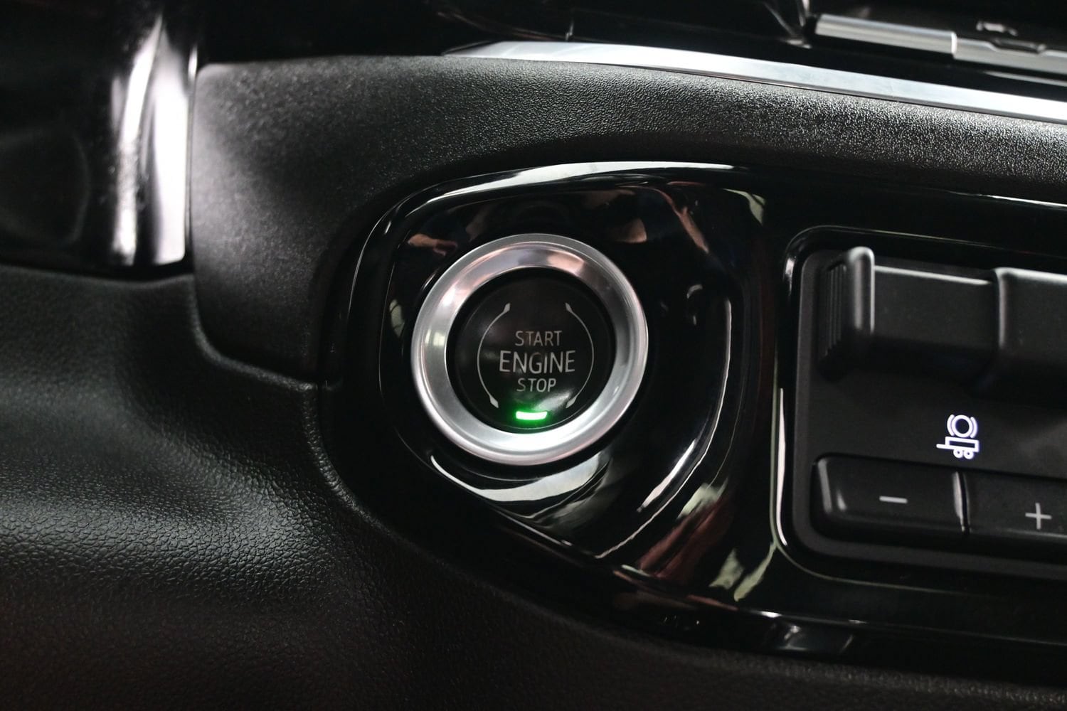 2022 Chevrolet Silverado 1500 LTZ - Photo 24
