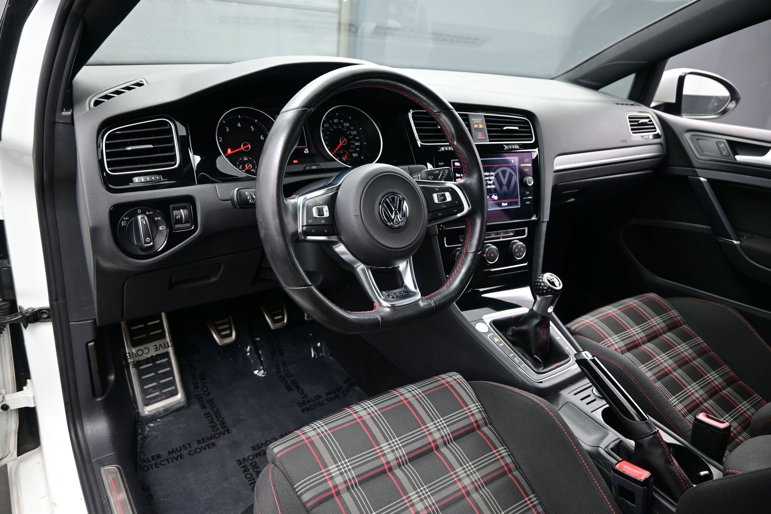 2018 Volkswagen Golf GTI SE - Photo 12
