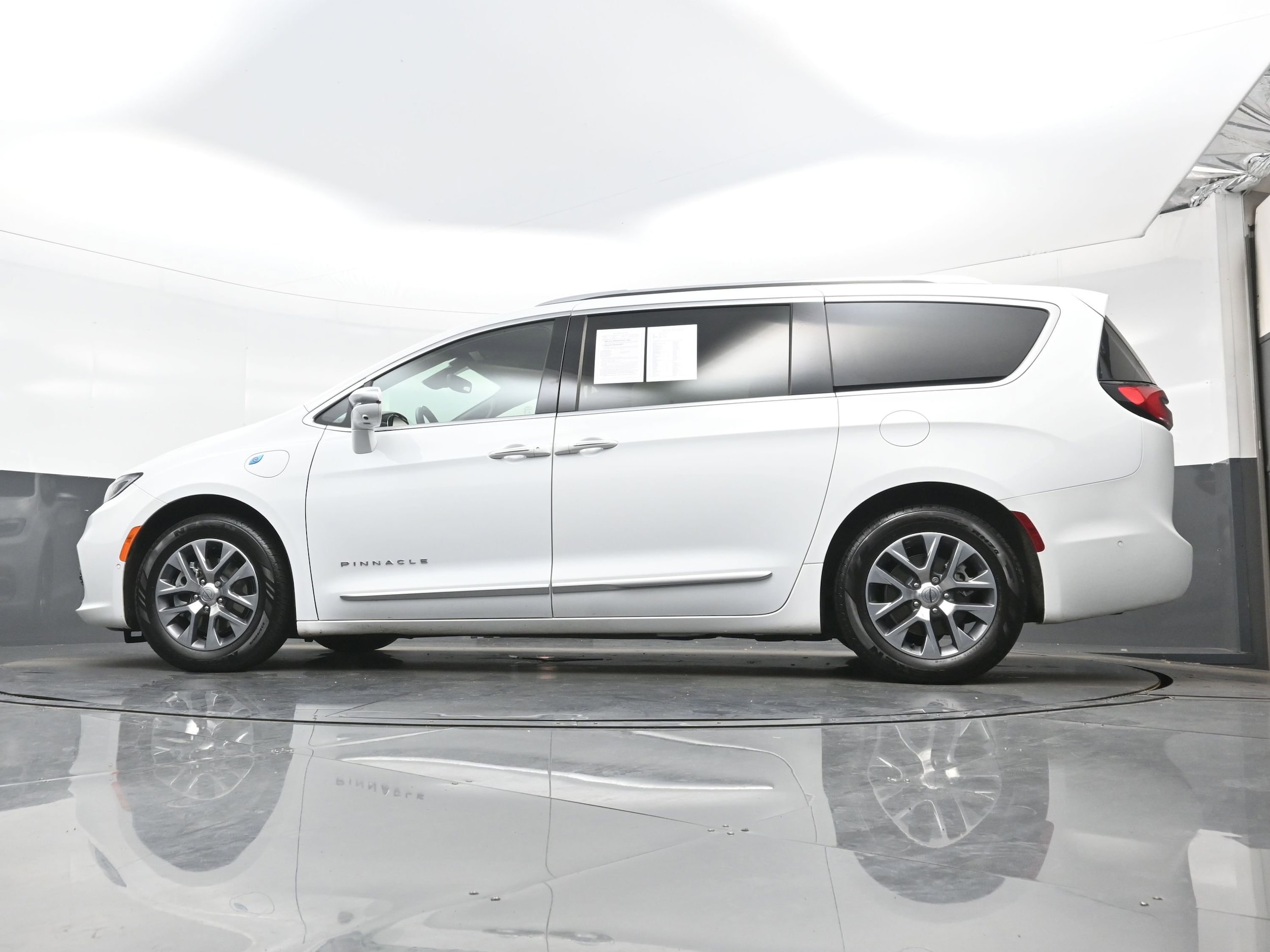 2022 Chrysler Pacifica Hybrid Pinnacle Hybrid - Photo 29