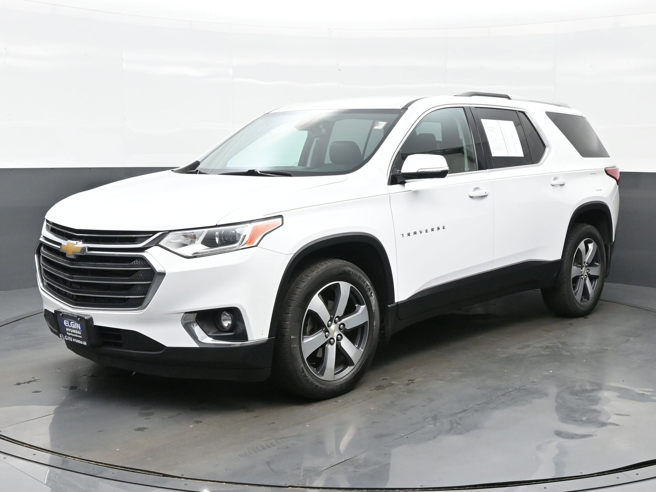 2018 Chevrolet Traverse Leather photo 2