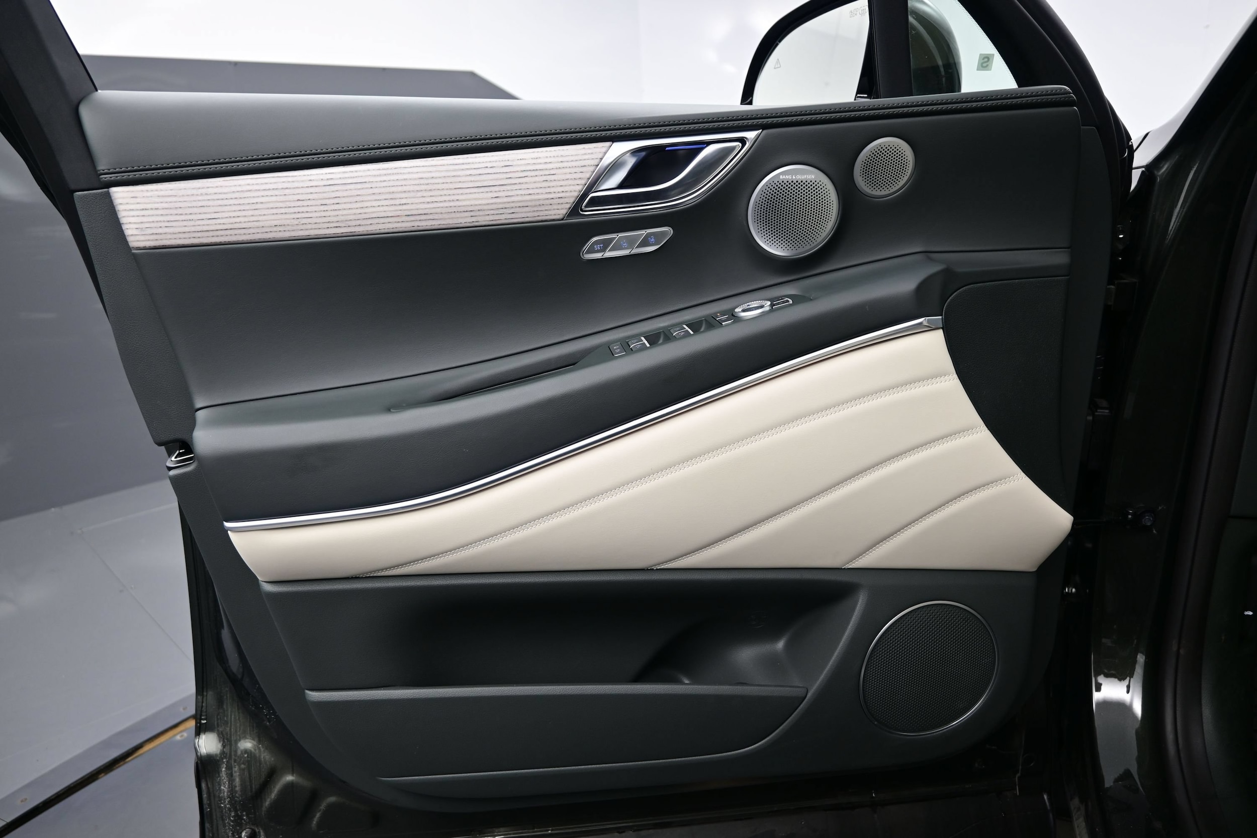2026 GENESIS GV80 Advanced - Photo 9
