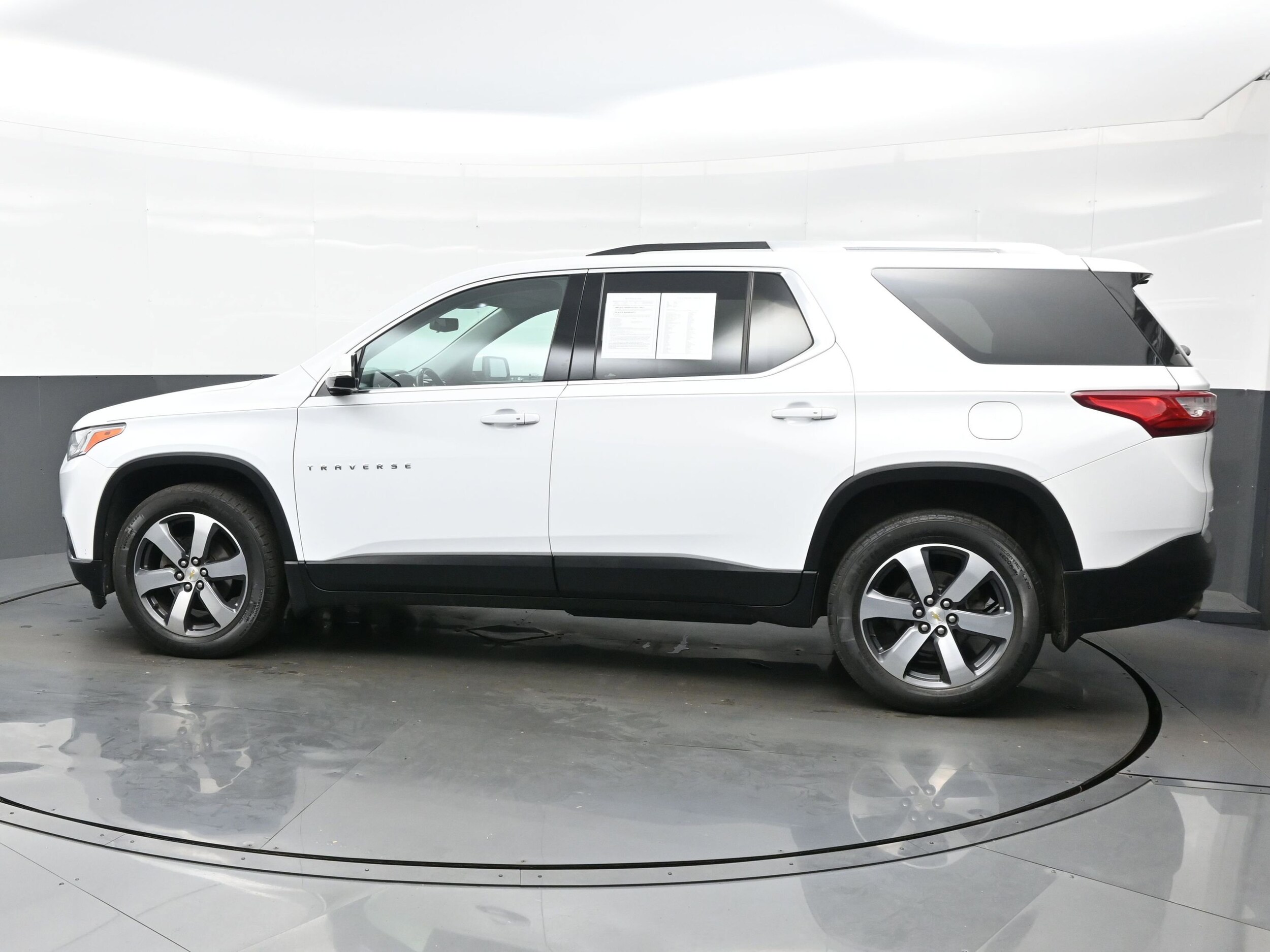 2018 Chevrolet Traverse Leather photo 3