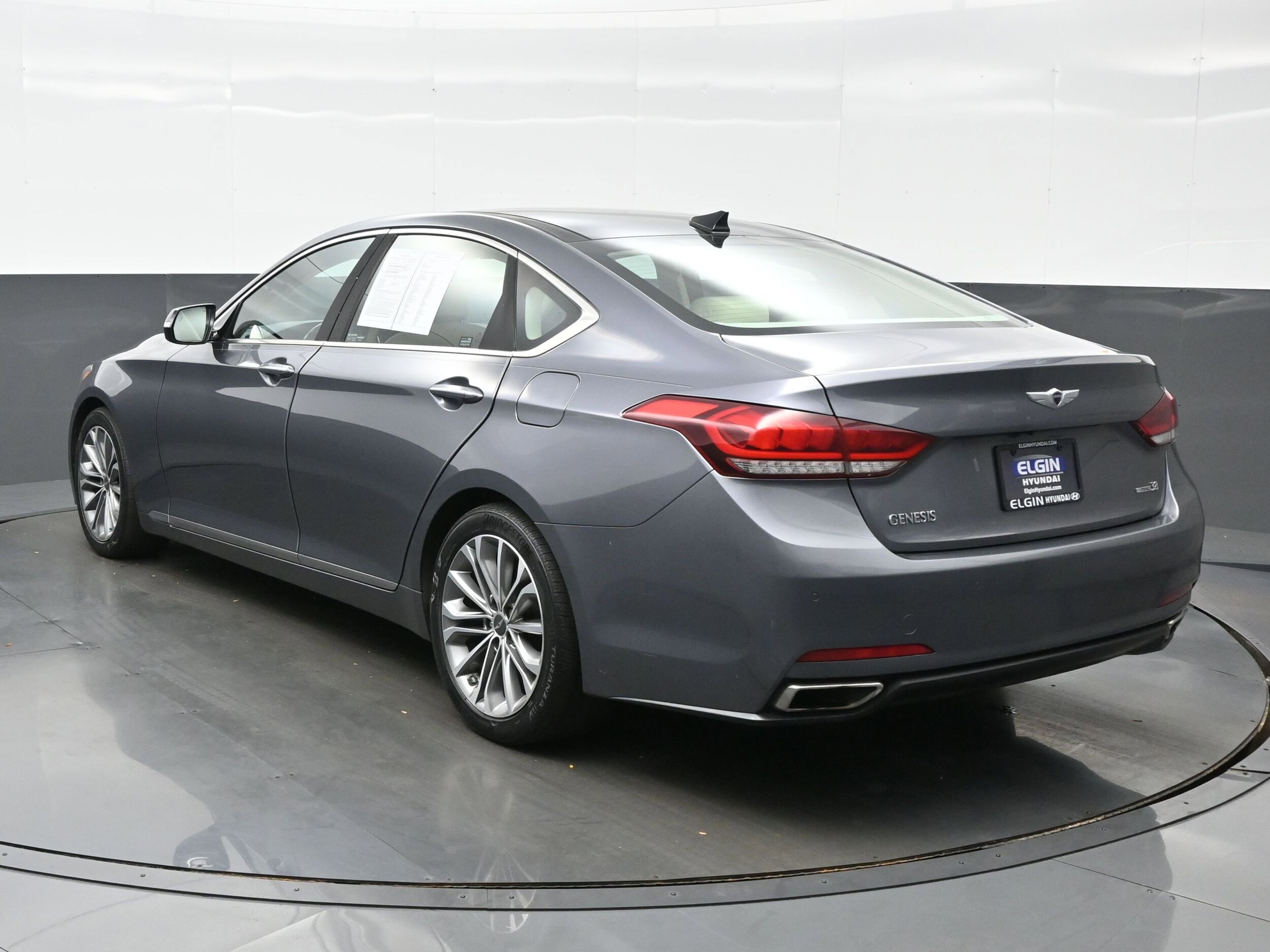 2016 Hyundai Genesis 3.8 photo 4