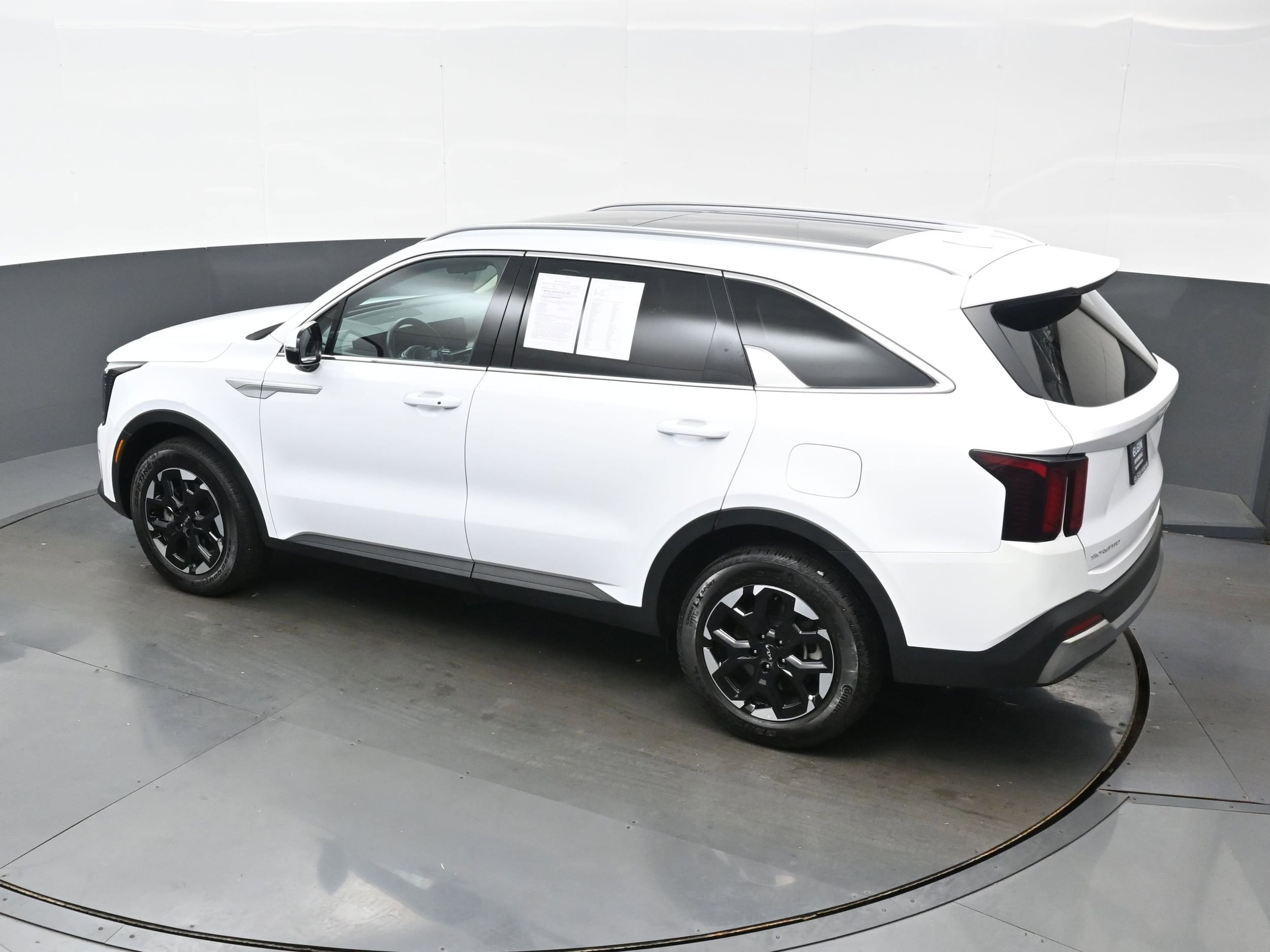 2024 Kia Sorento S - Photo 39