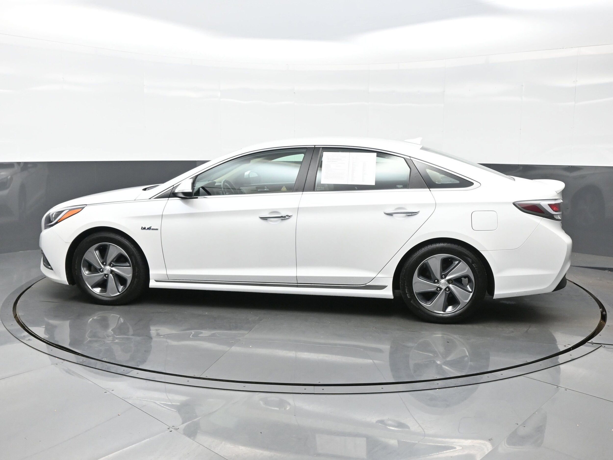 2016 Hyundai Sonata Hybrid Limited photo 3