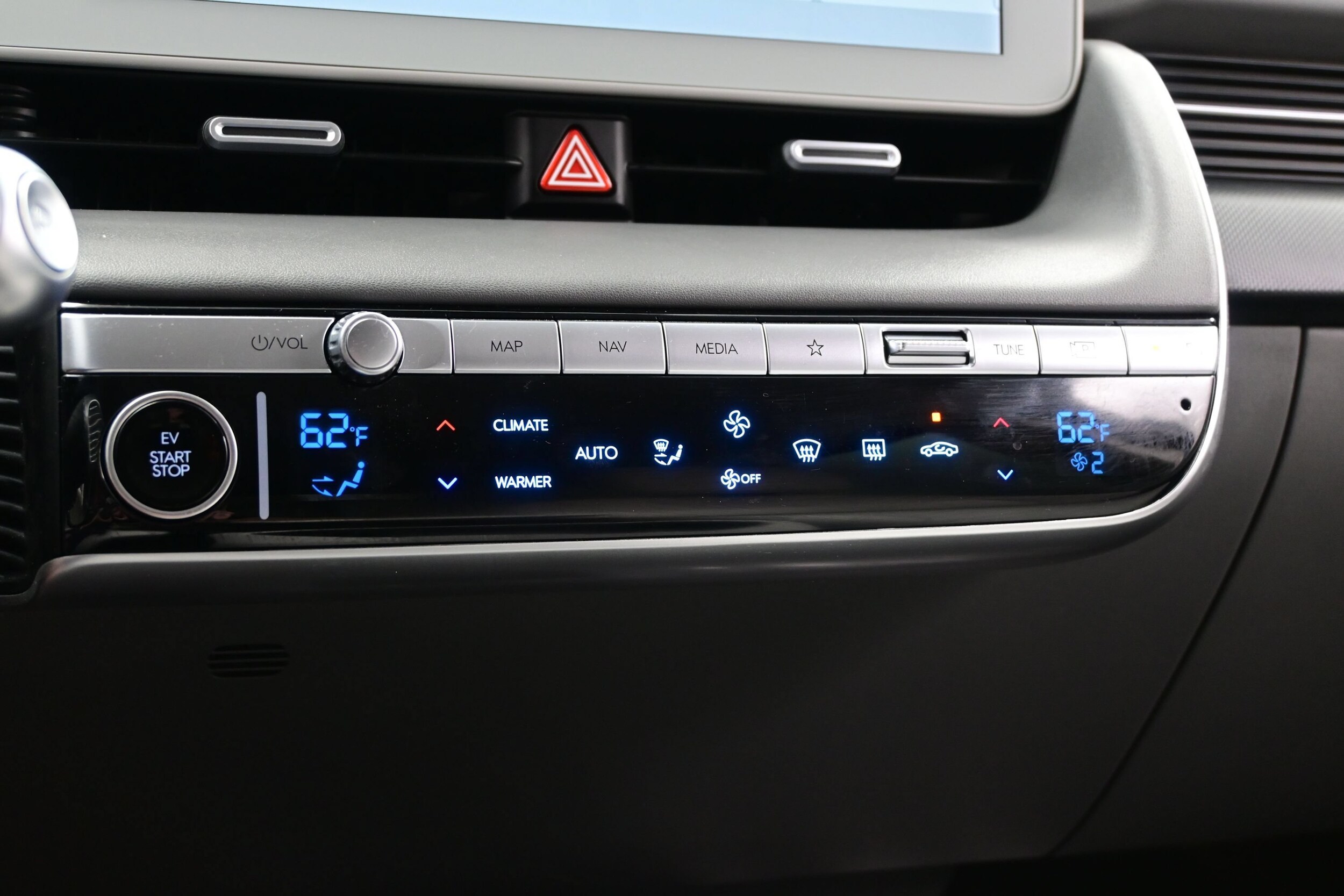 2024 Hyundai IONIQ 5 Limited - Photo 22