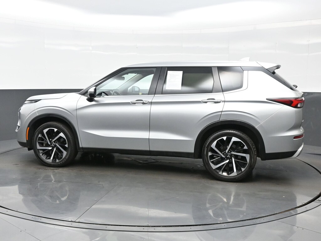 Used 2023 Mitsubishi Outlander SE Special Edition SUV