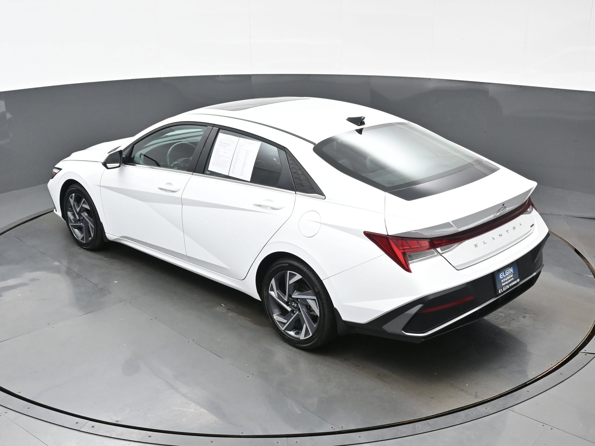 2025 Hyundai Elantra Limited - Photo 36