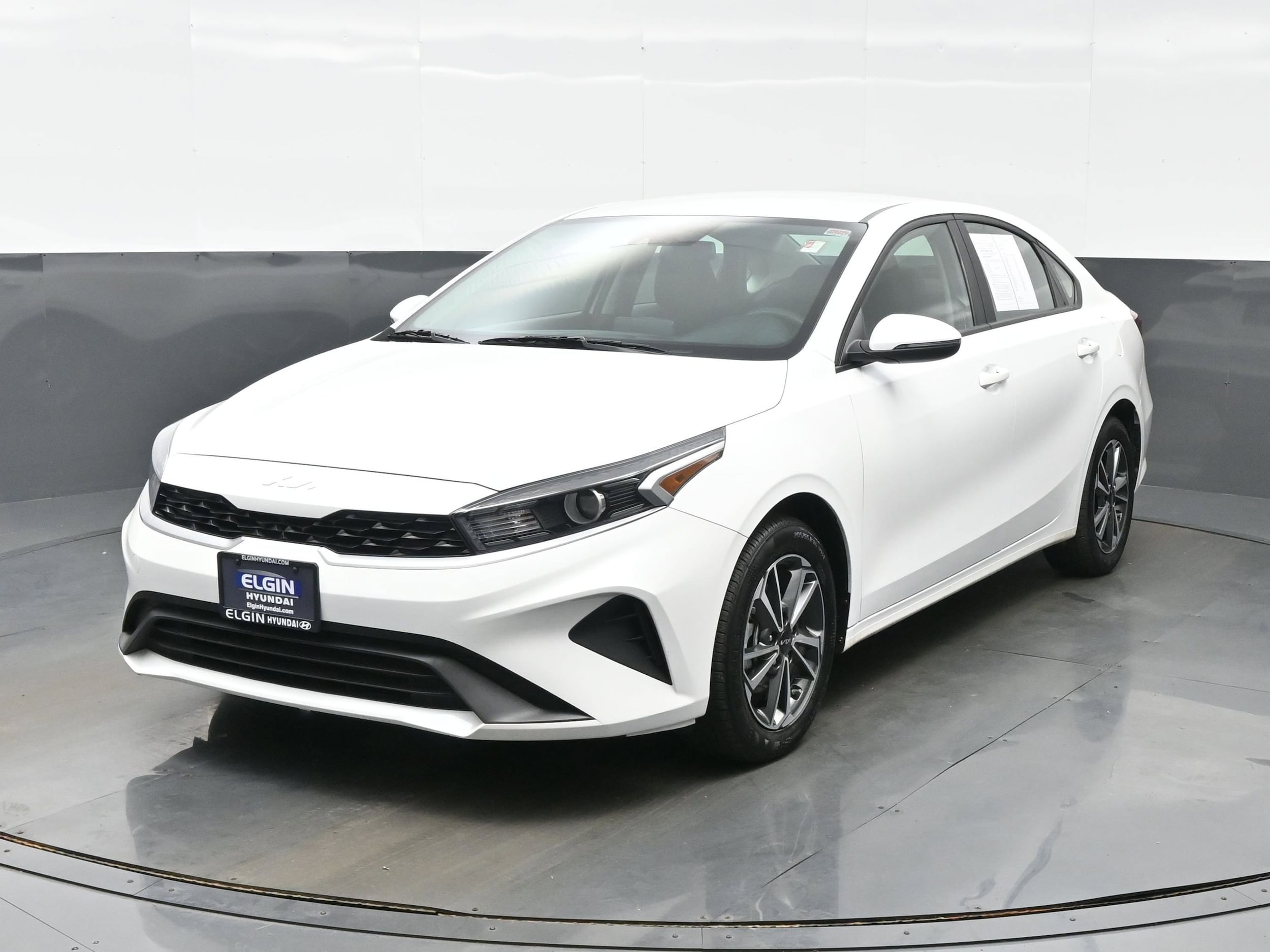 2024 Kia Forte LXS AT's photo