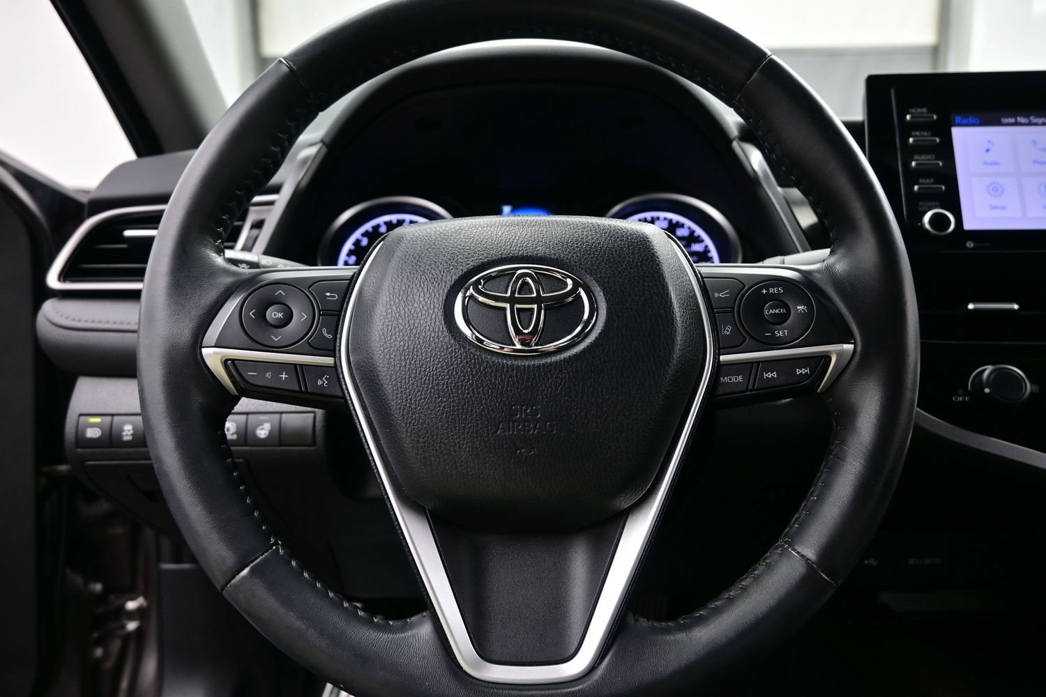 2021 Toyota Camry LE - Photo 24