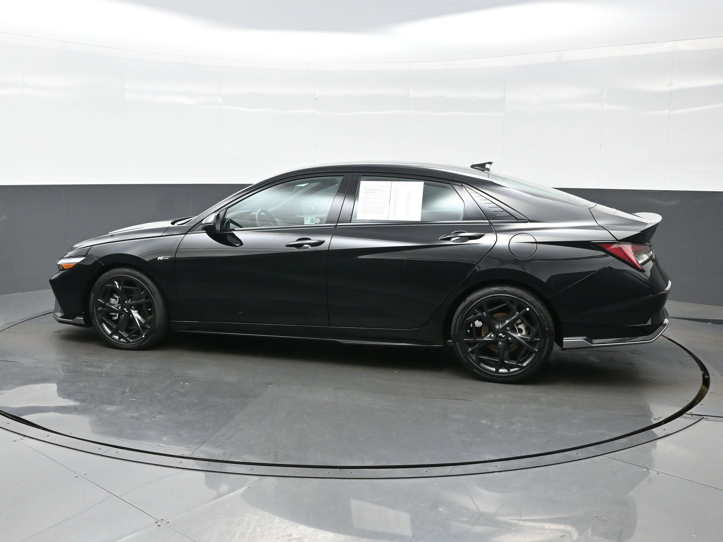 2025 Hyundai Elantra N Line photo 3