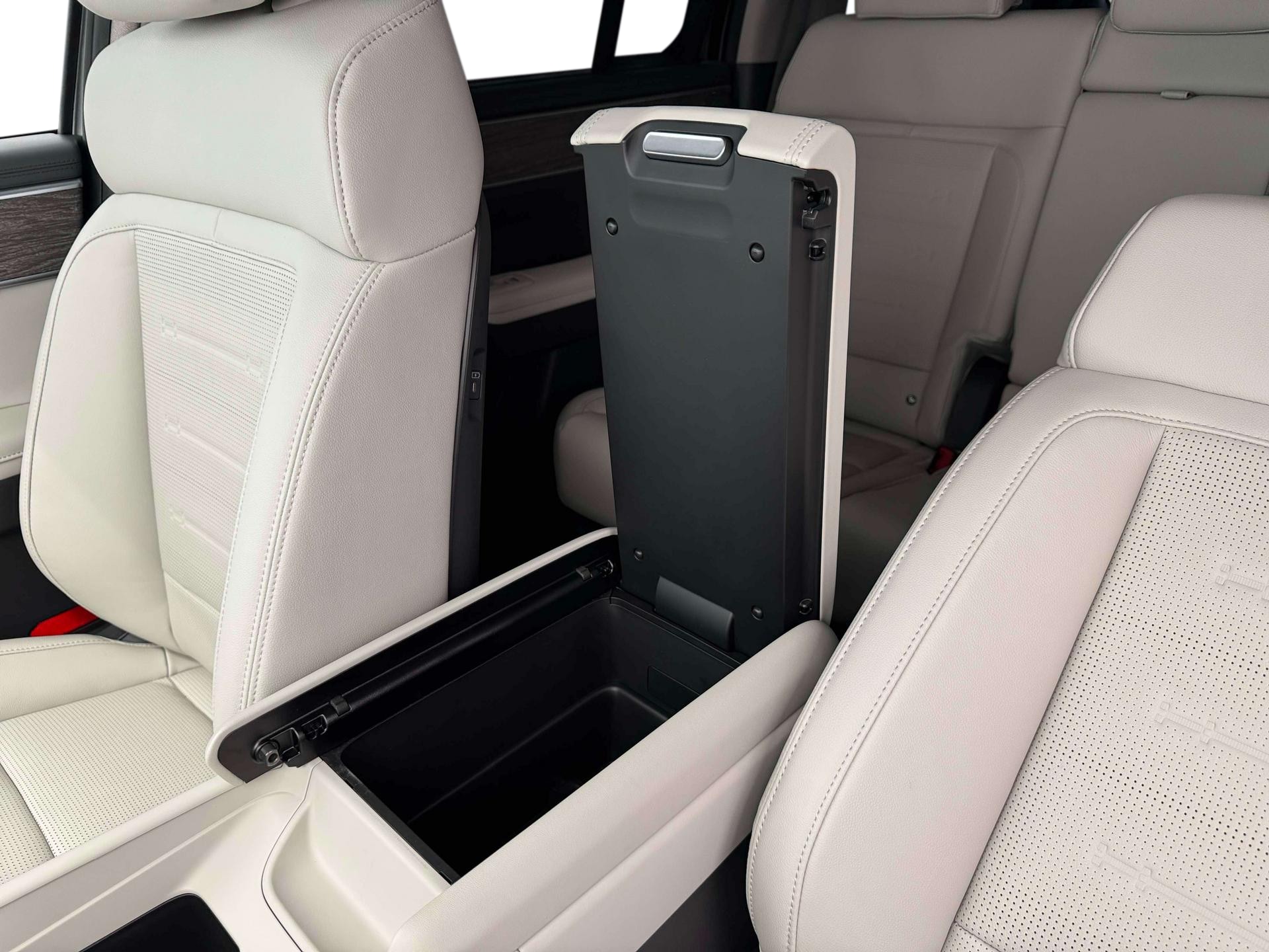 2026 Hyundai Santa Fe Limited - Photo 18