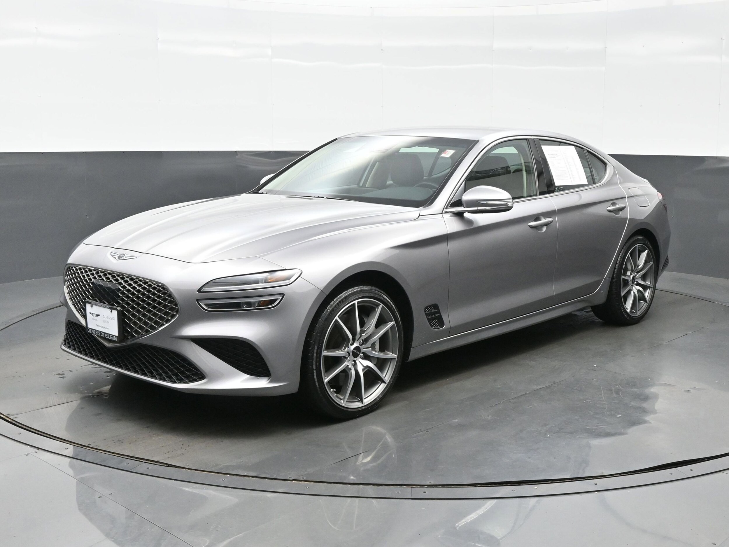2024 Genesis G70 2.5T photo 2