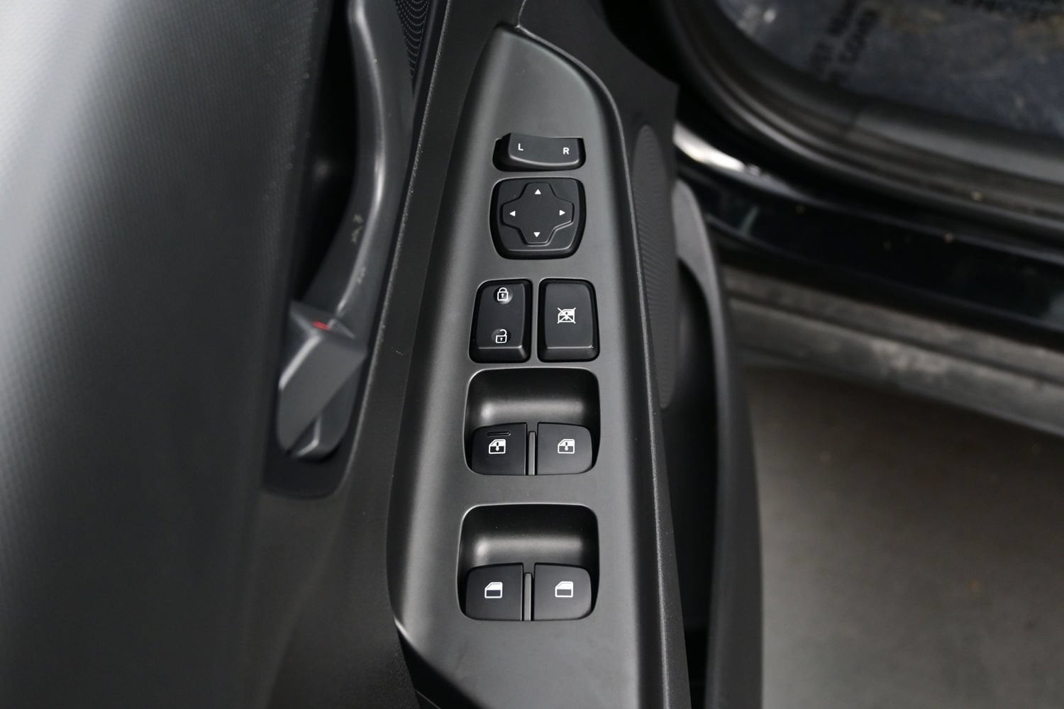 2023 Hyundai Kona SEL - Photo 10