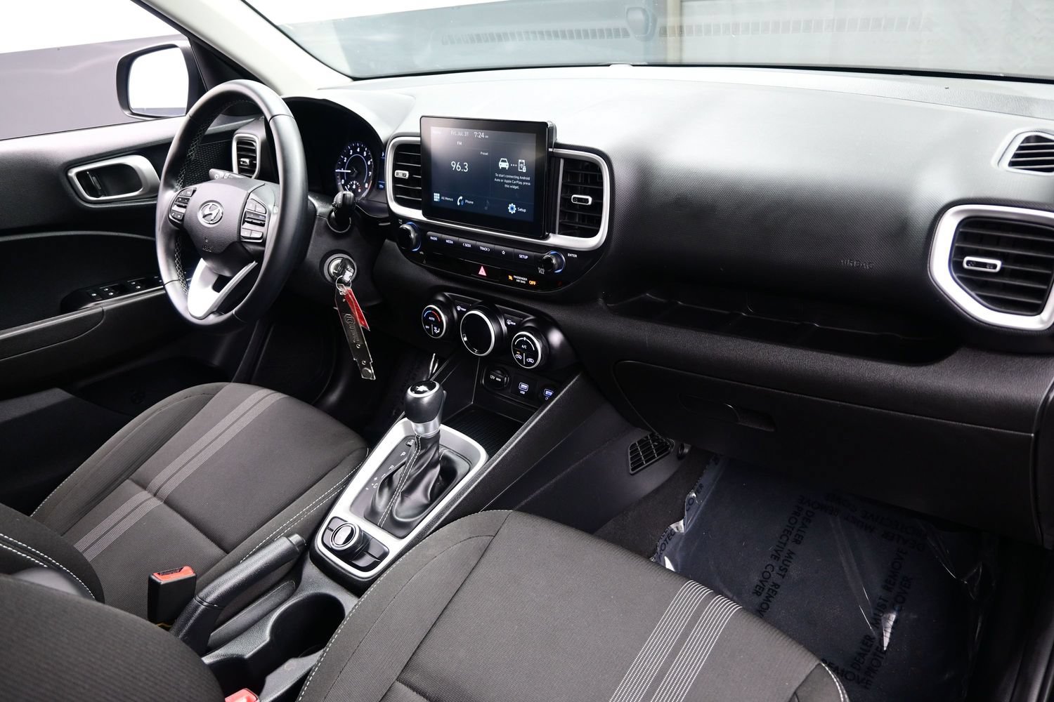 2021 Hyundai Venue SEL - Photo 14