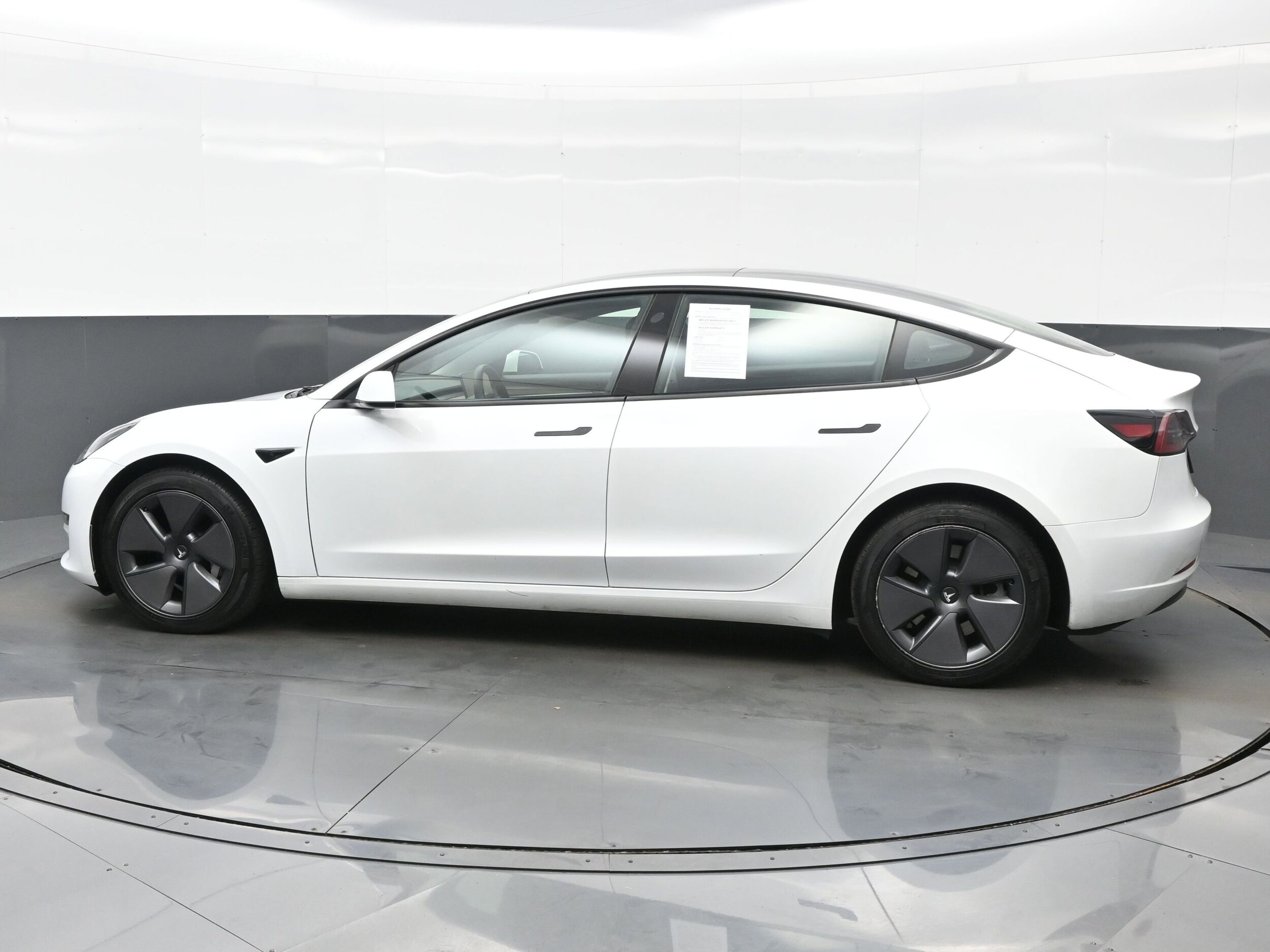 2023 Tesla Model 3 photo 3