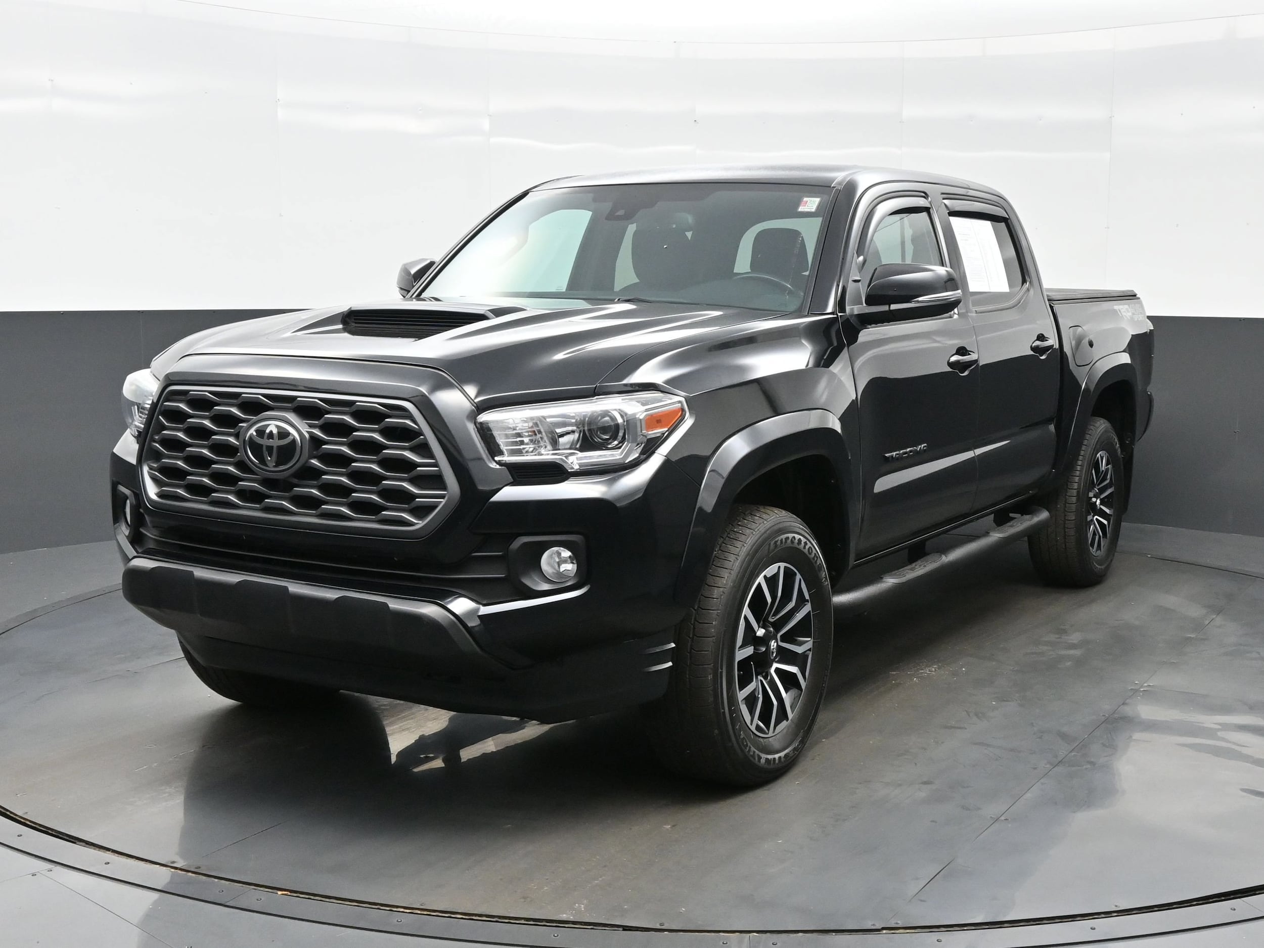 2020 Toyota Tacoma TRD Sport's photo