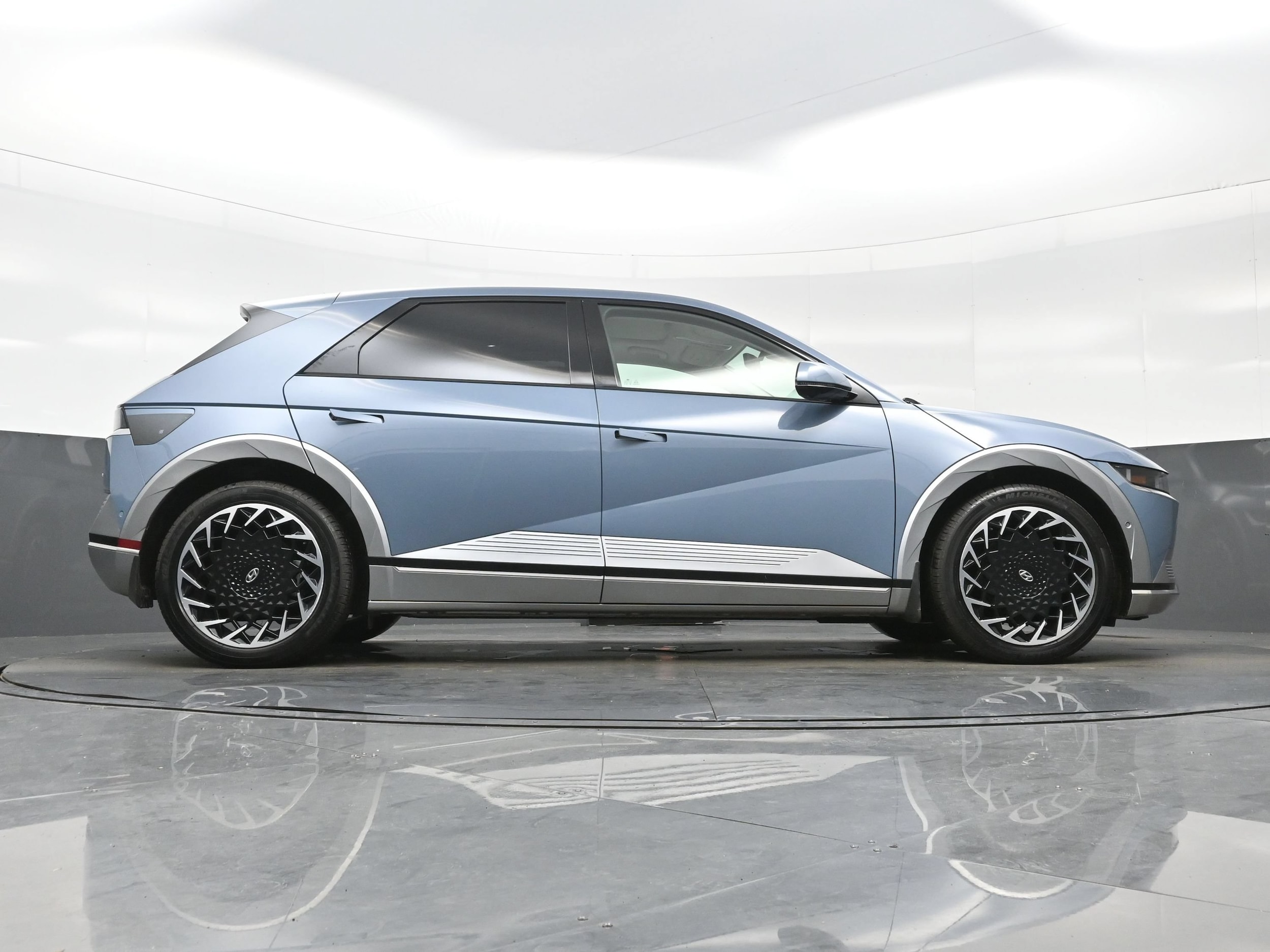 2024 Hyundai IONIQ 5 Limited - Photo 32