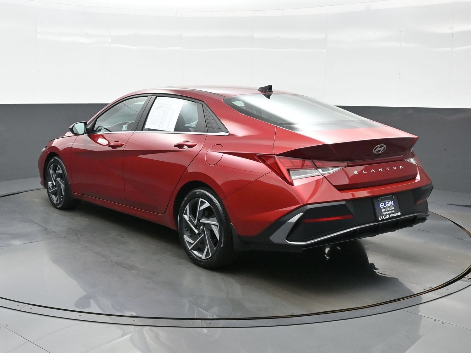 2024 Hyundai Elantra SEL - Photo 3