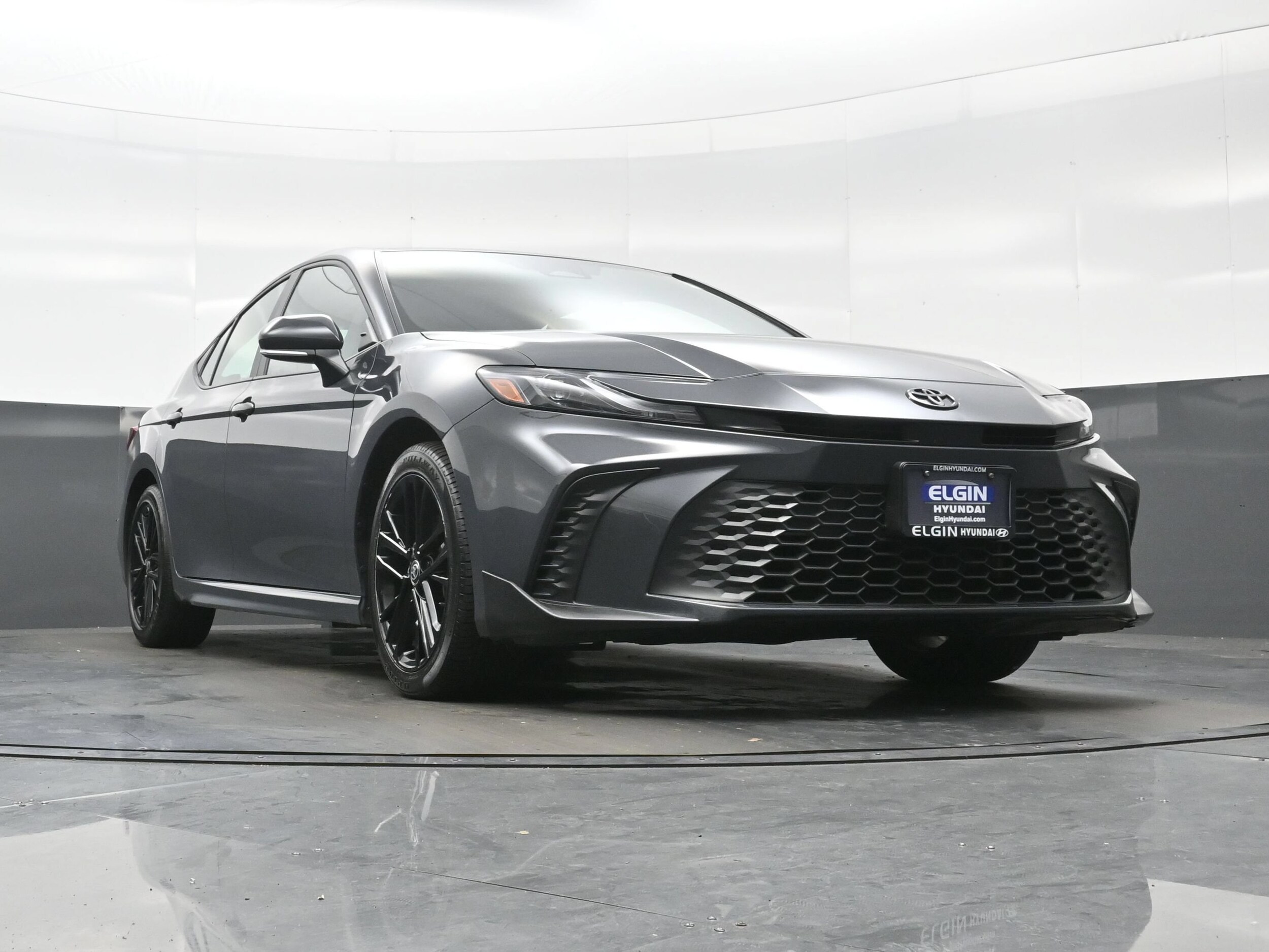 2025 Toyota Camry SE - Photo 33
