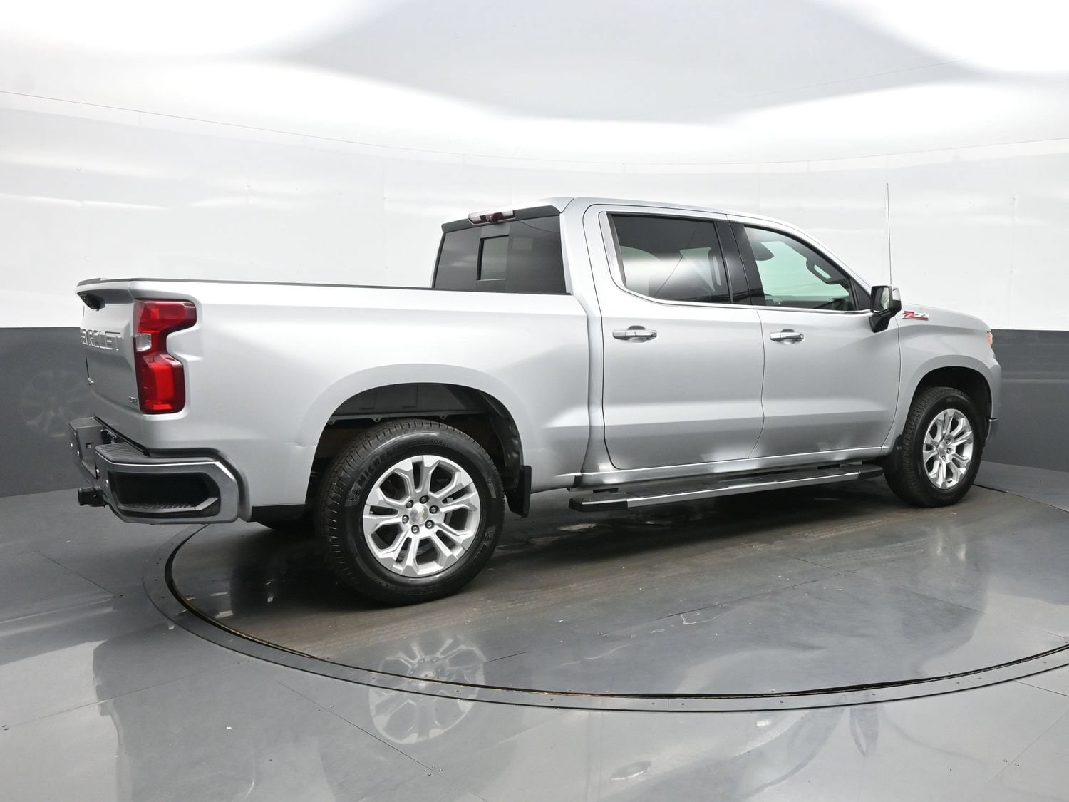 2022 Chevrolet Silverado 1500 LTZ - Photo 6