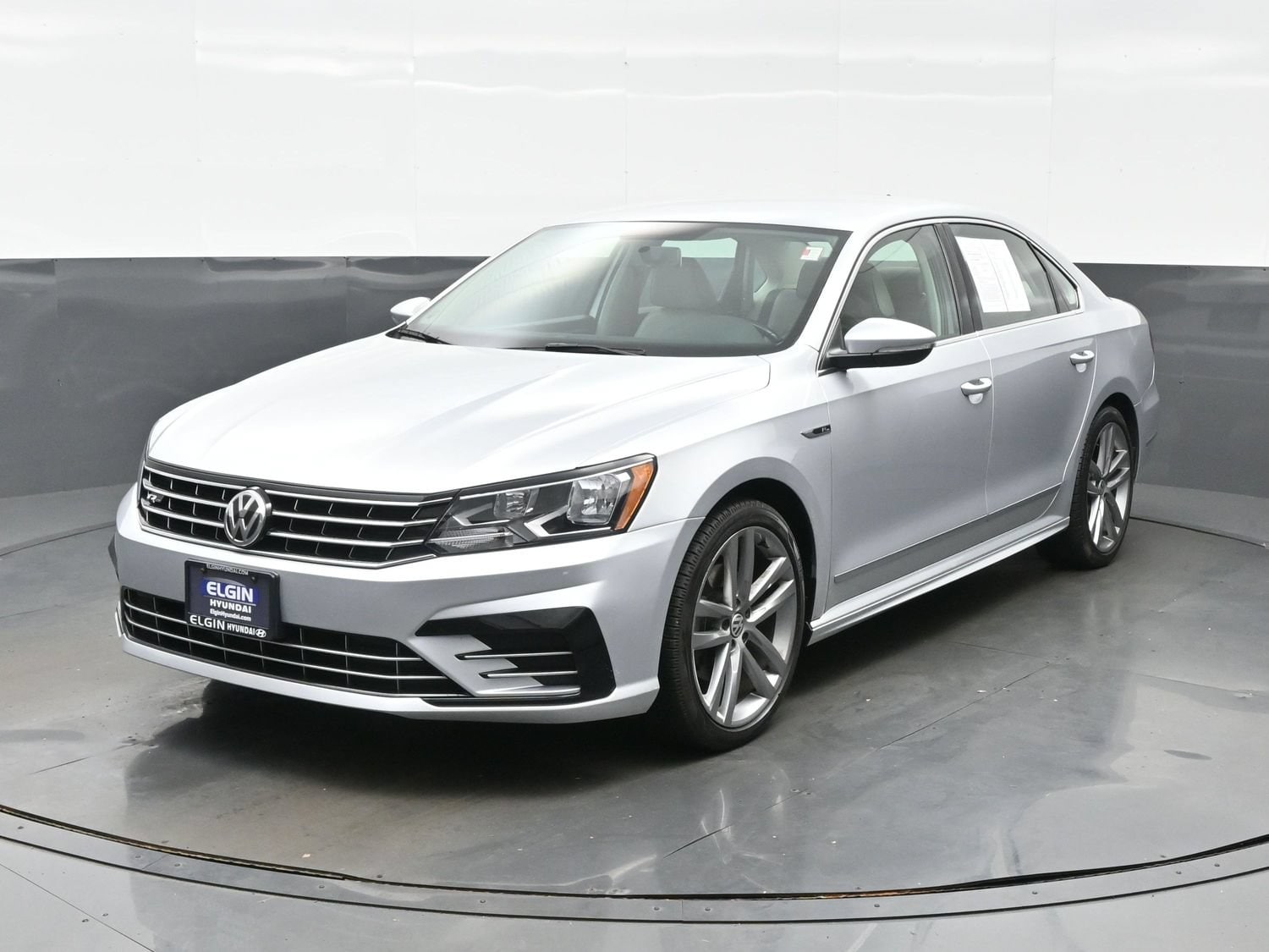 1VWDT7A33HC037402