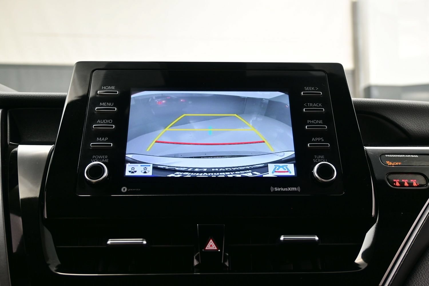 2021 Toyota Camry LE - Photo 18