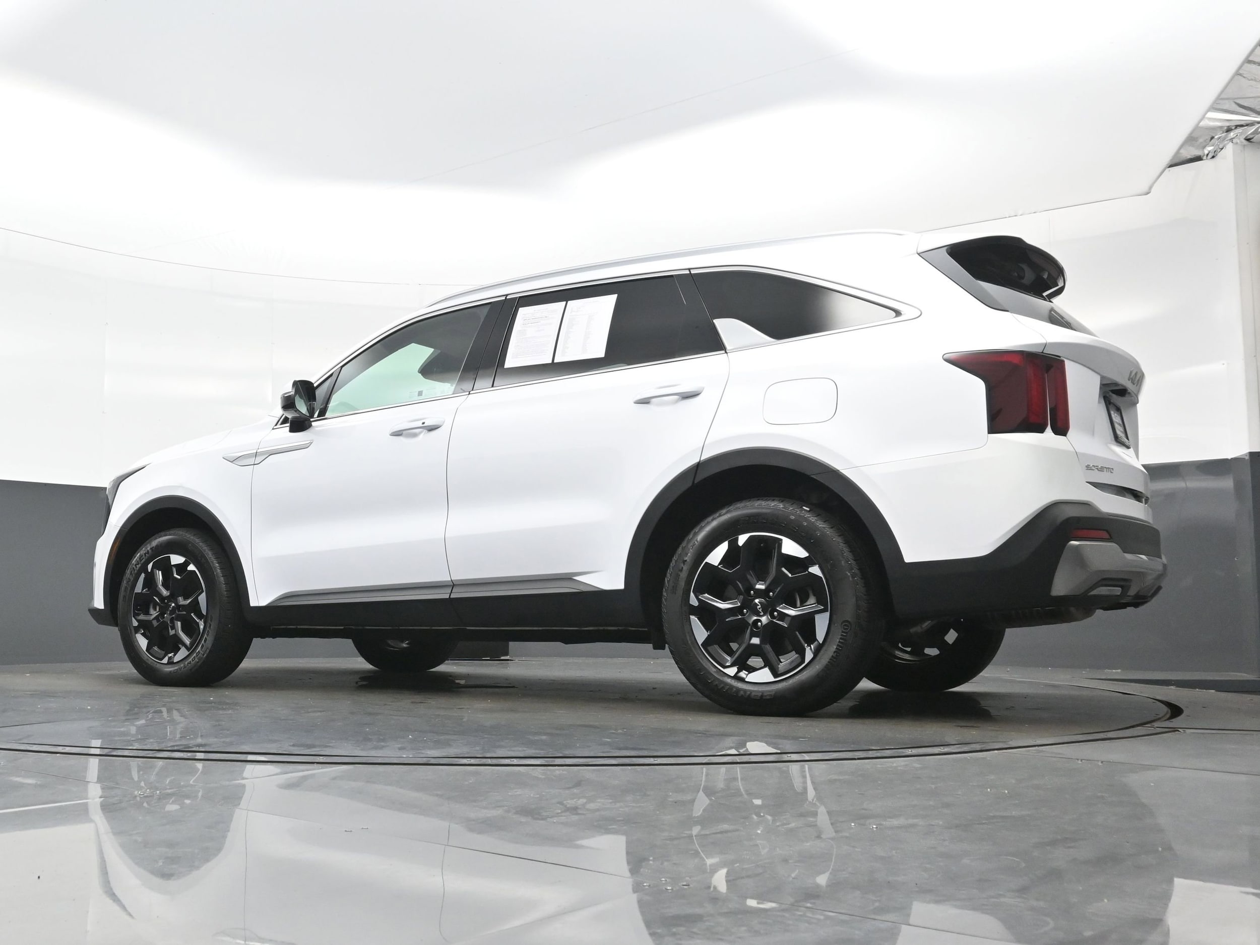 2024 Kia Sorento S - Photo 32