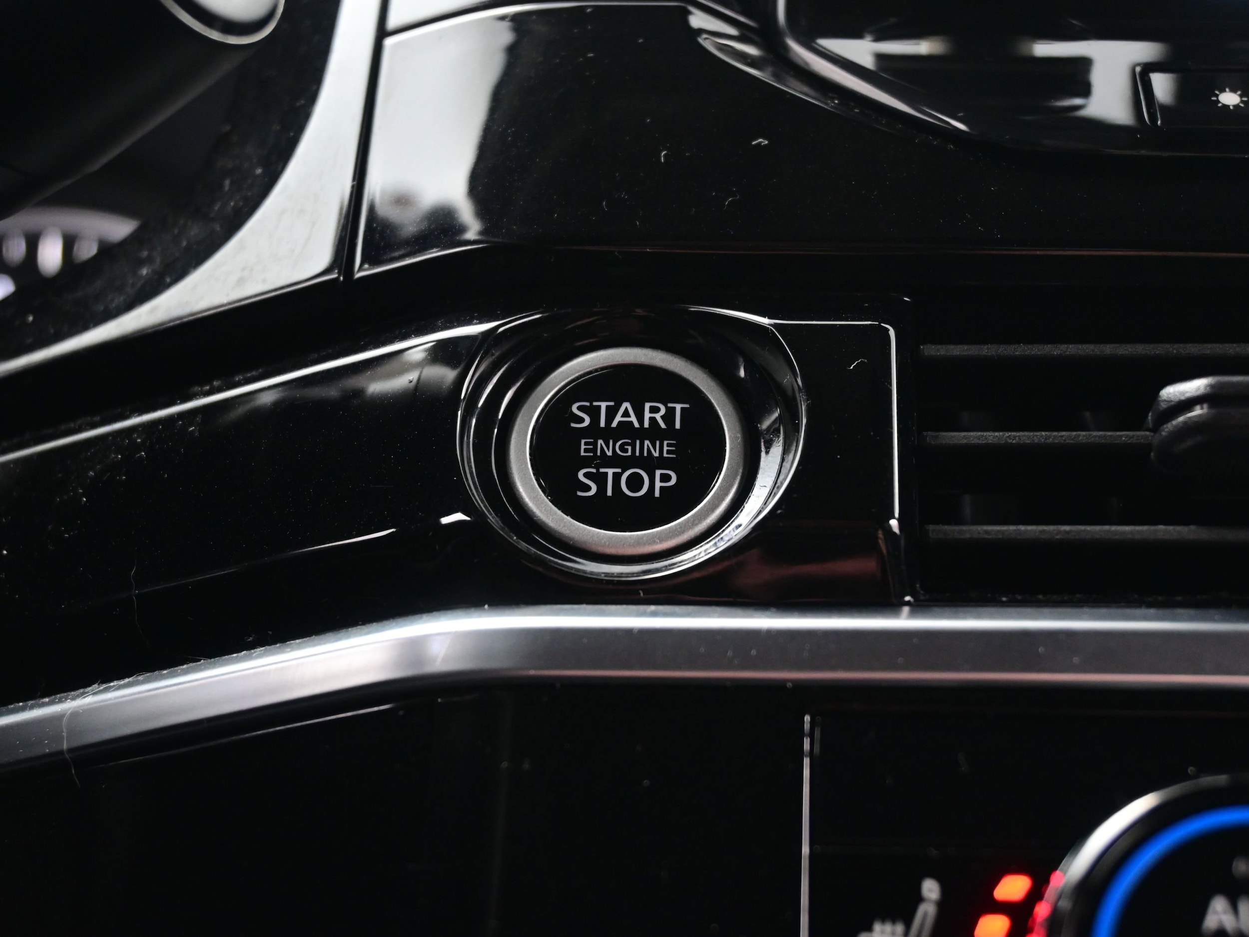 2023 Nissan Pathfinder SL - Photo 25
