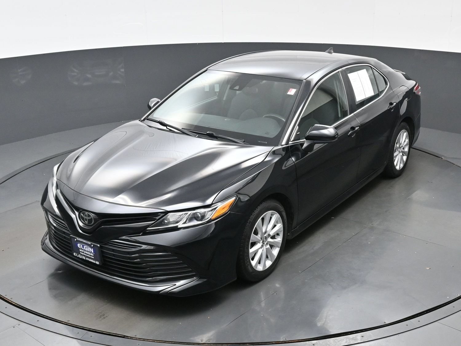 2020 Toyota Camry LE - Photo 32