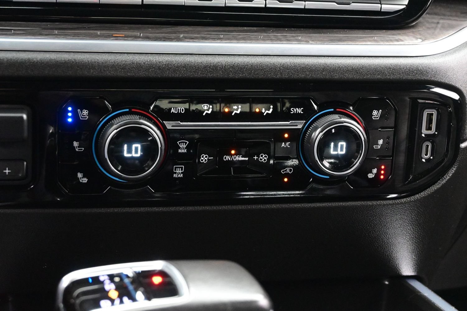 2022 Chevrolet Silverado 1500 LTZ - Photo 22