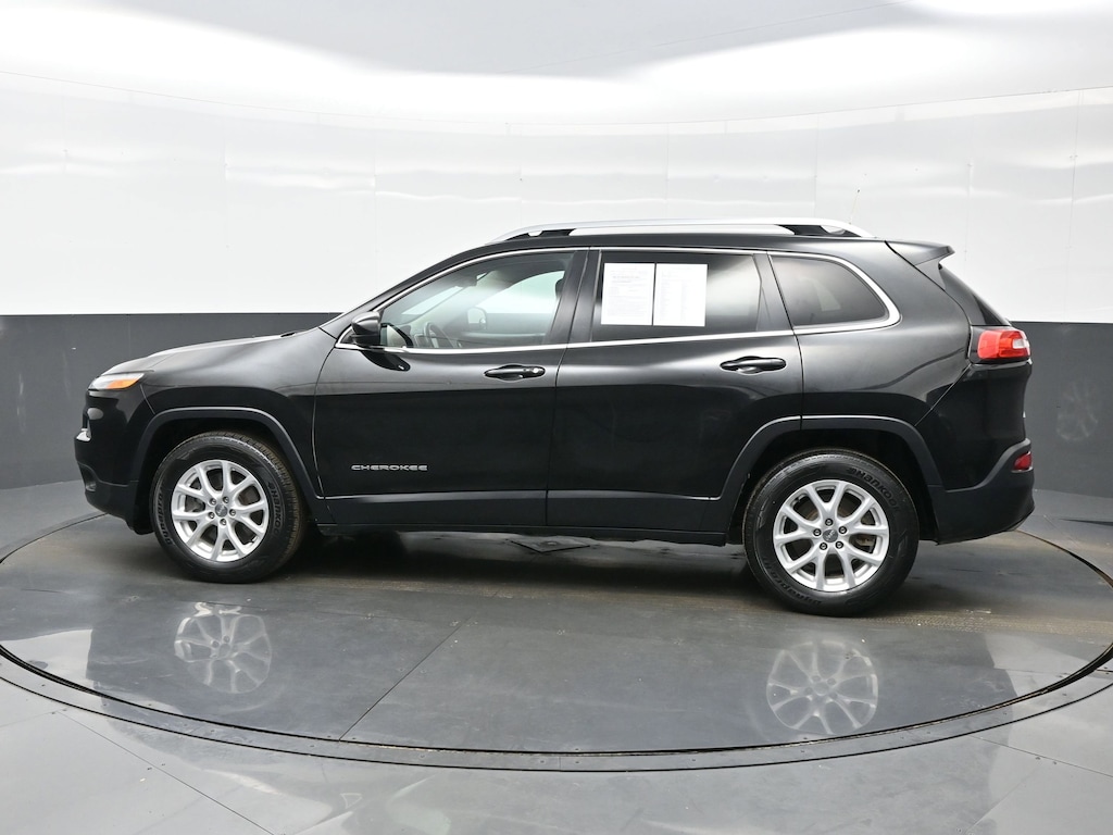Used 2016 Jeep Cherokee Latitude SUV