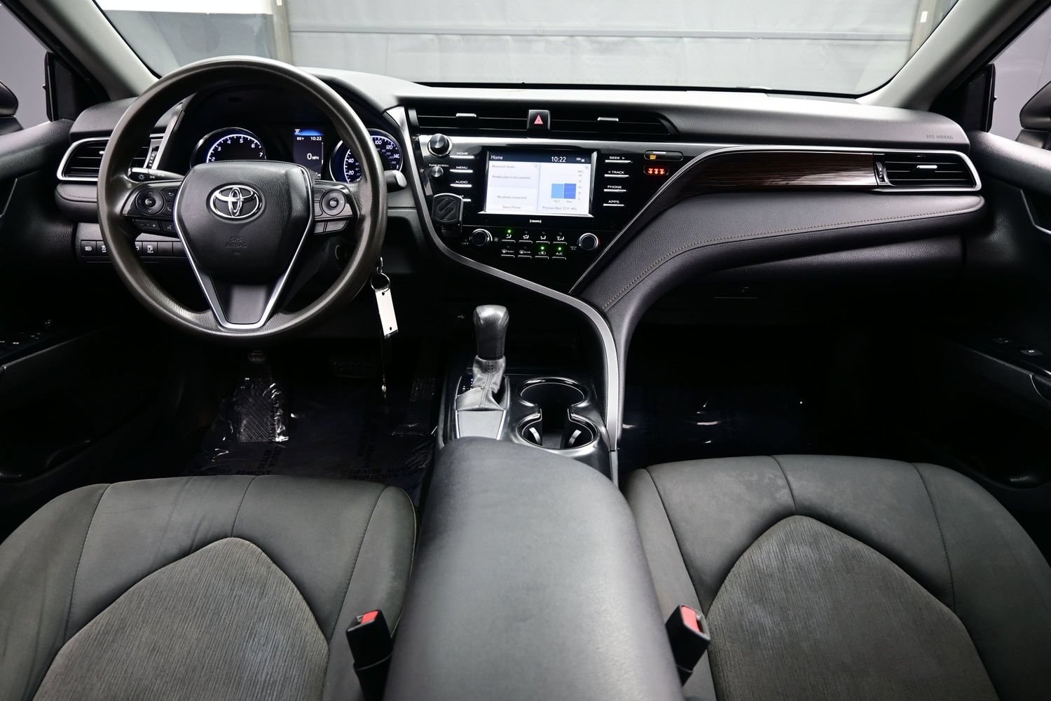 2020 Toyota Camry LE - Photo 17