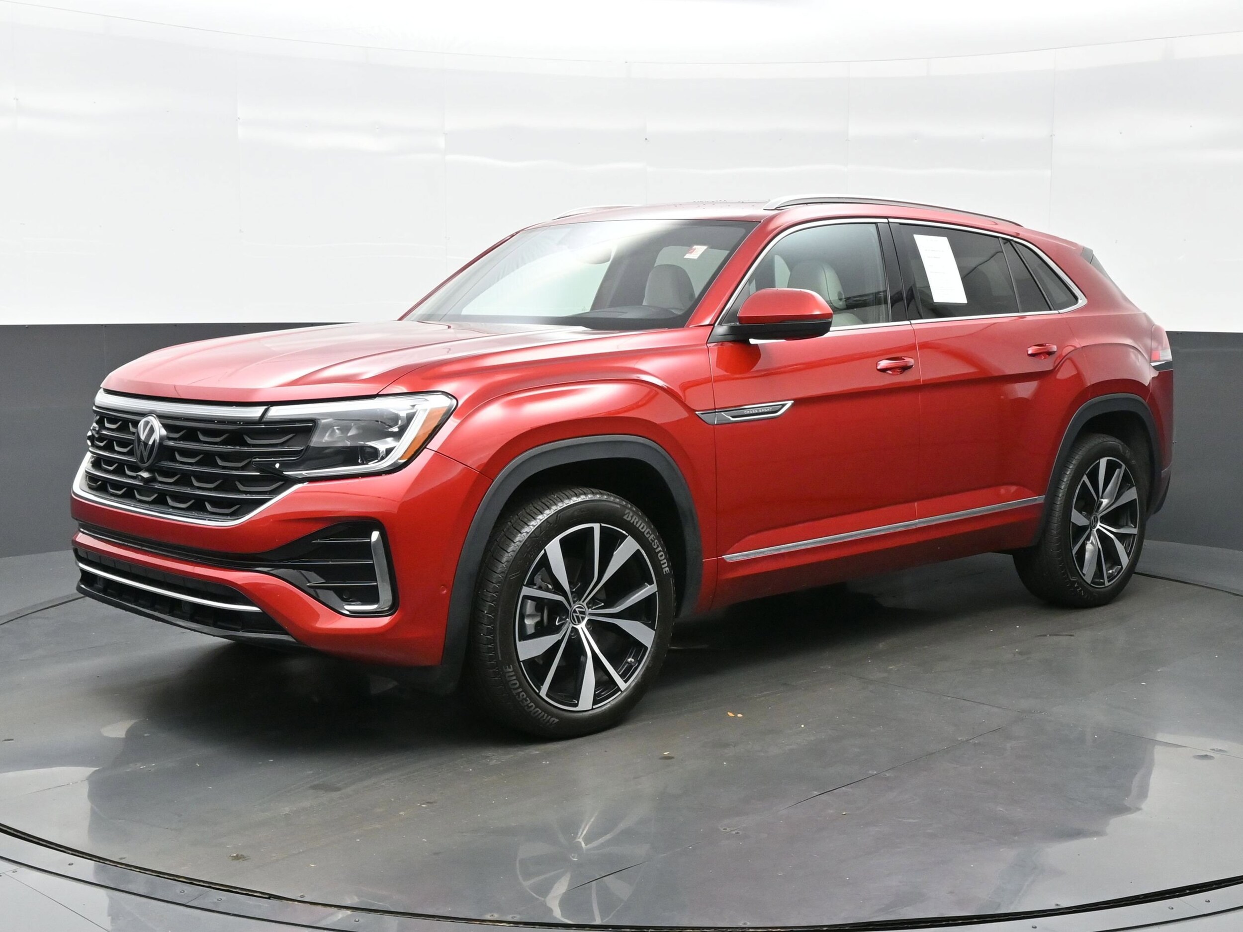 2024 Volkswagen Atlas Cross Sport SEL Premium R-Line photo 2