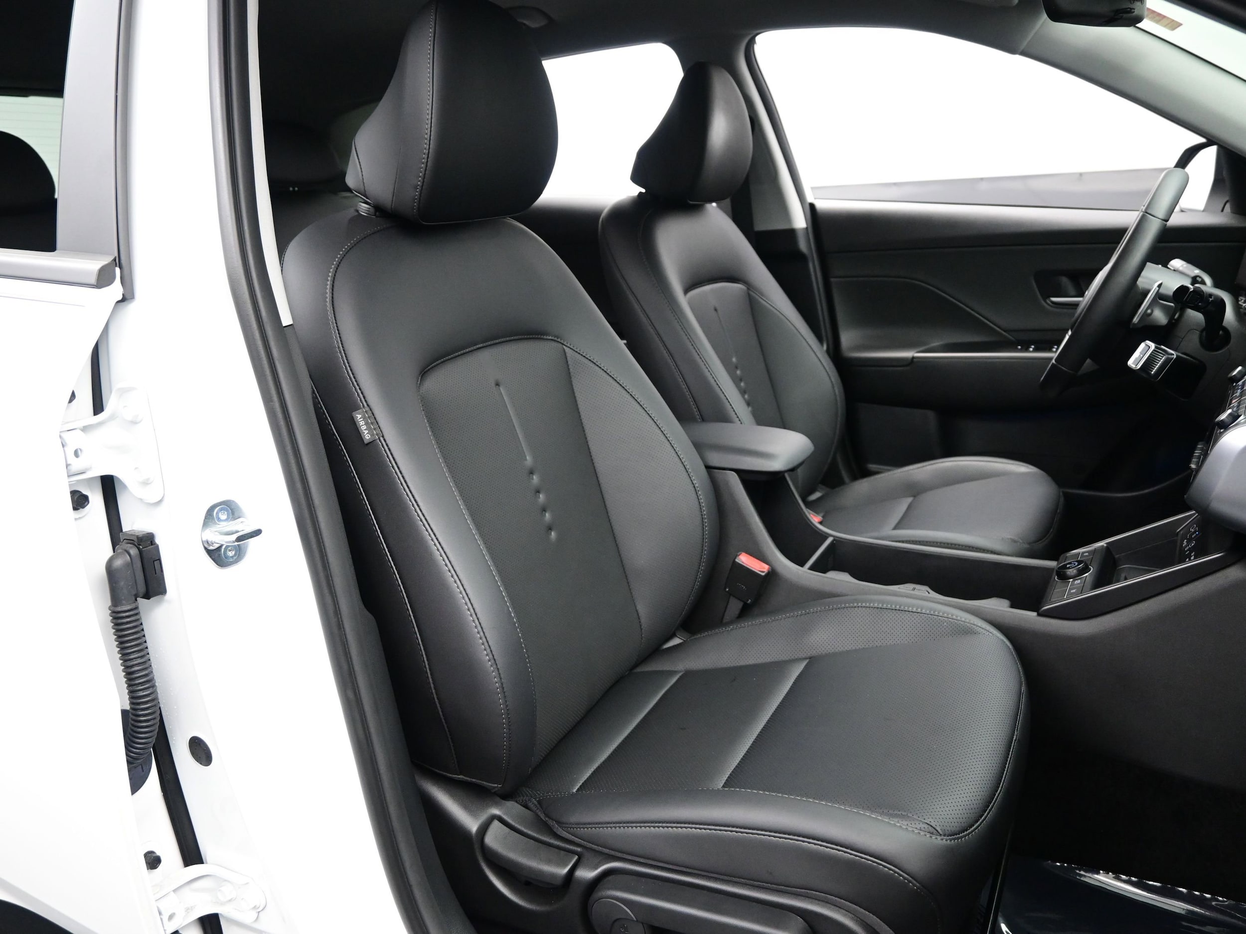 2026 Hyundai Kona SEL Premium - Photo 13