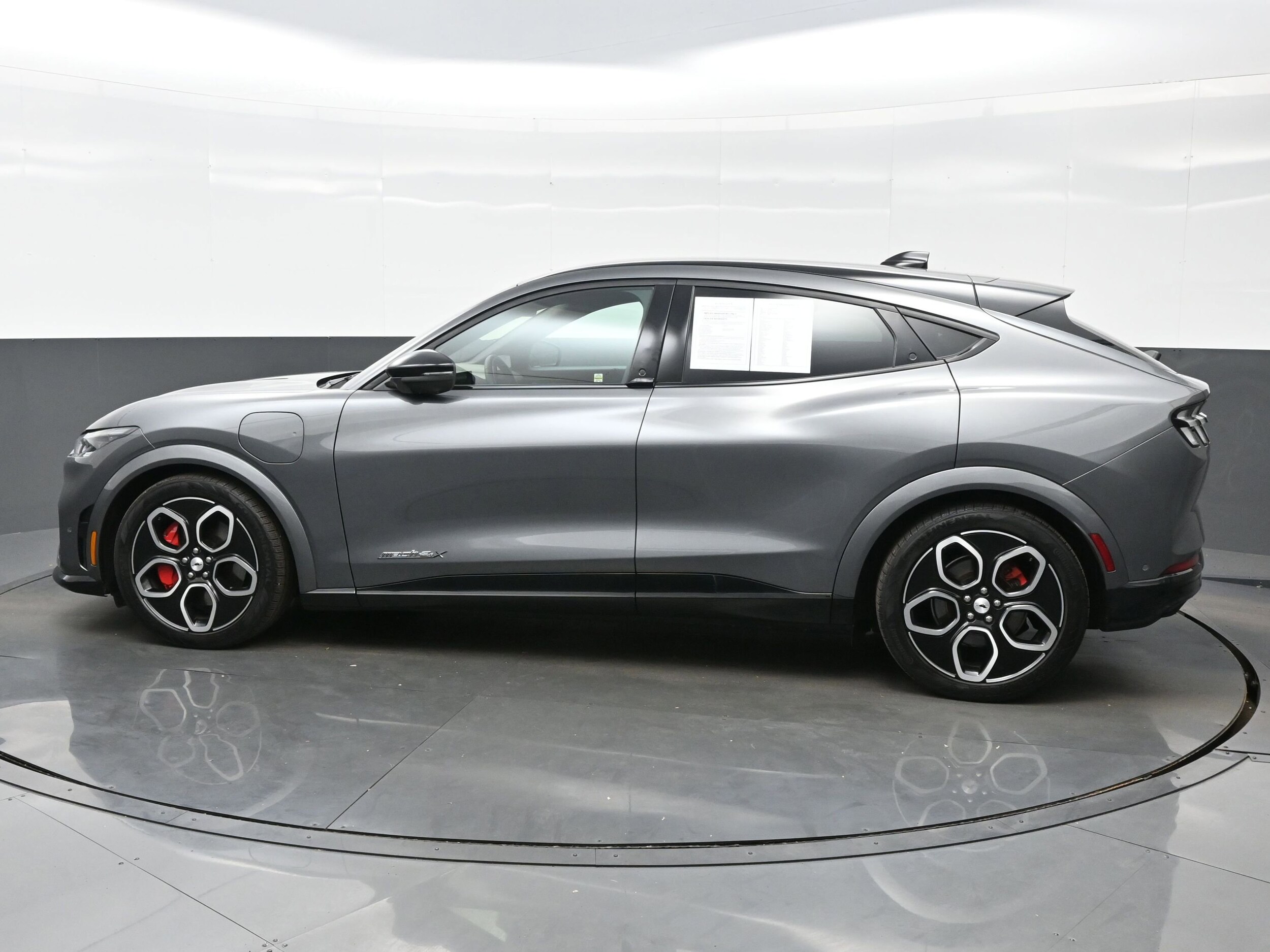 2023 Ford Mustang Mach-E GT photo 3