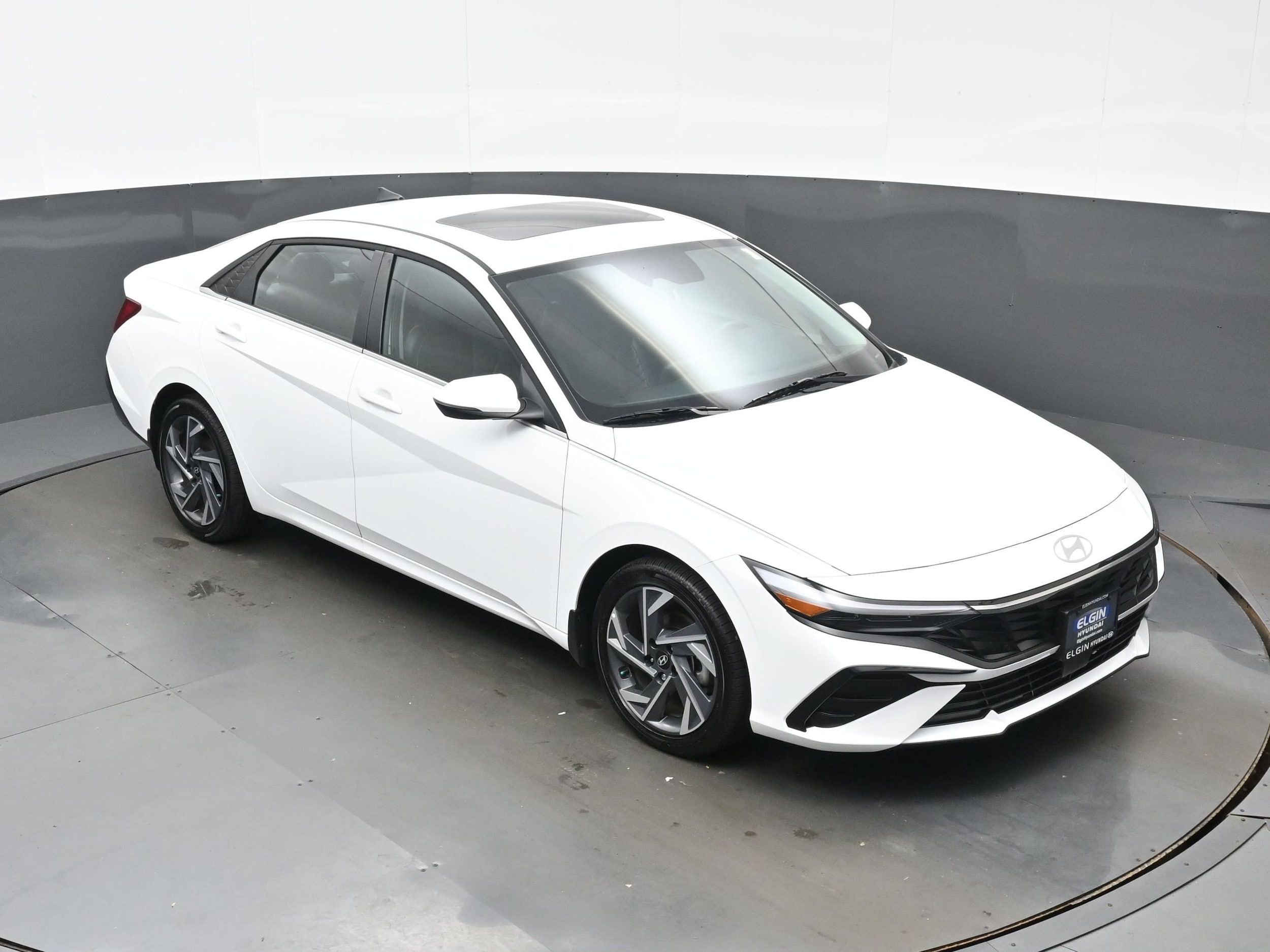 2025 Hyundai Elantra Limited - Photo 40
