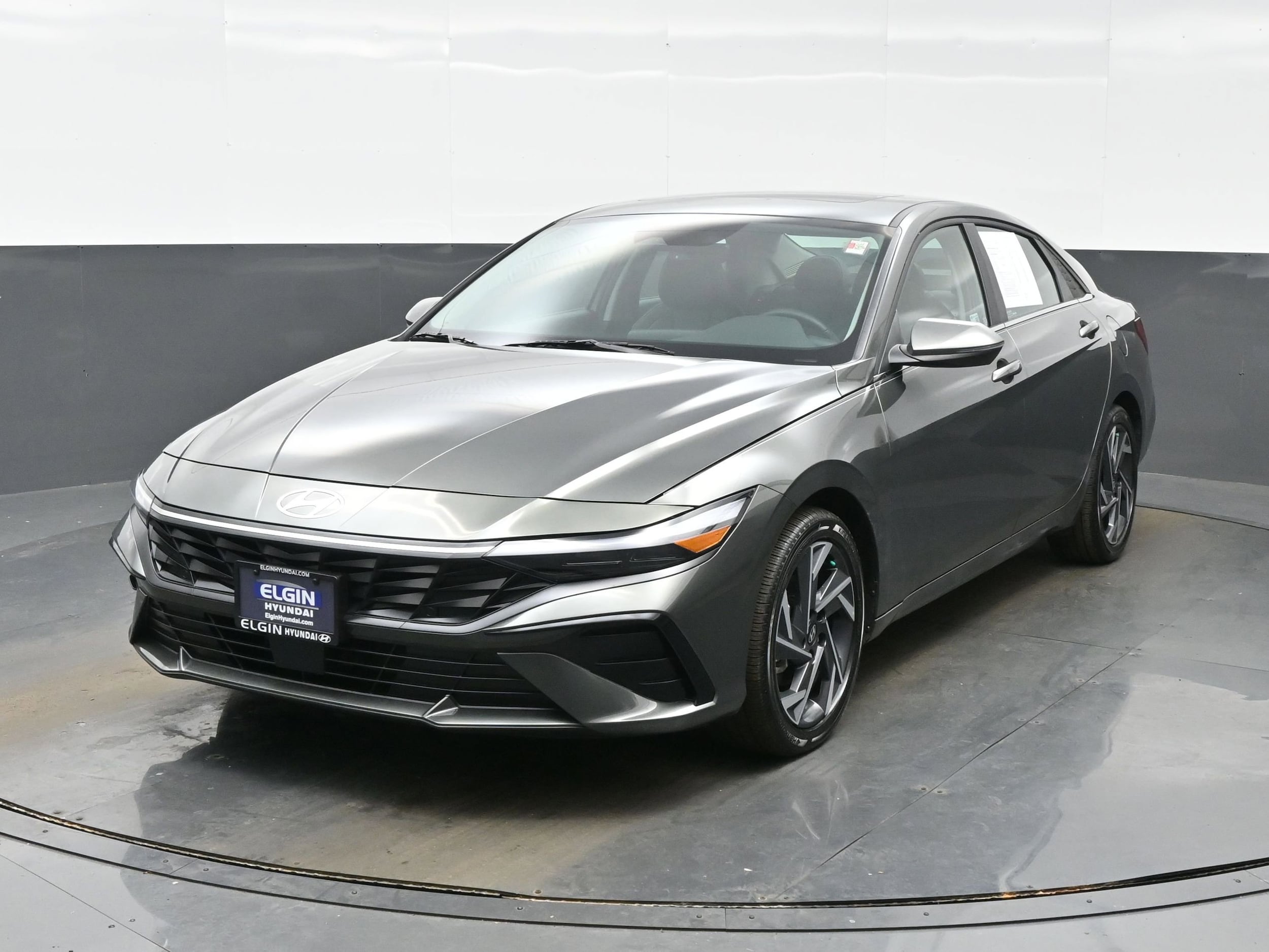 2025 Hyundai Elantra Limited's photo